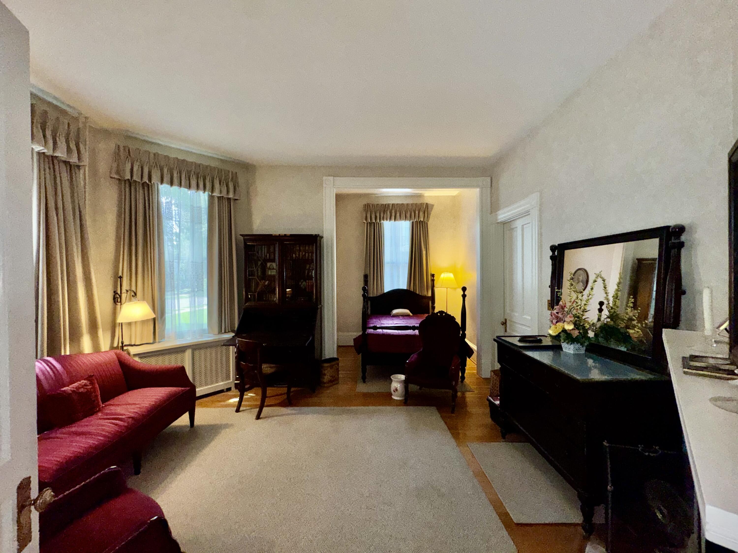 453 W Broadway Street Property Photo 15