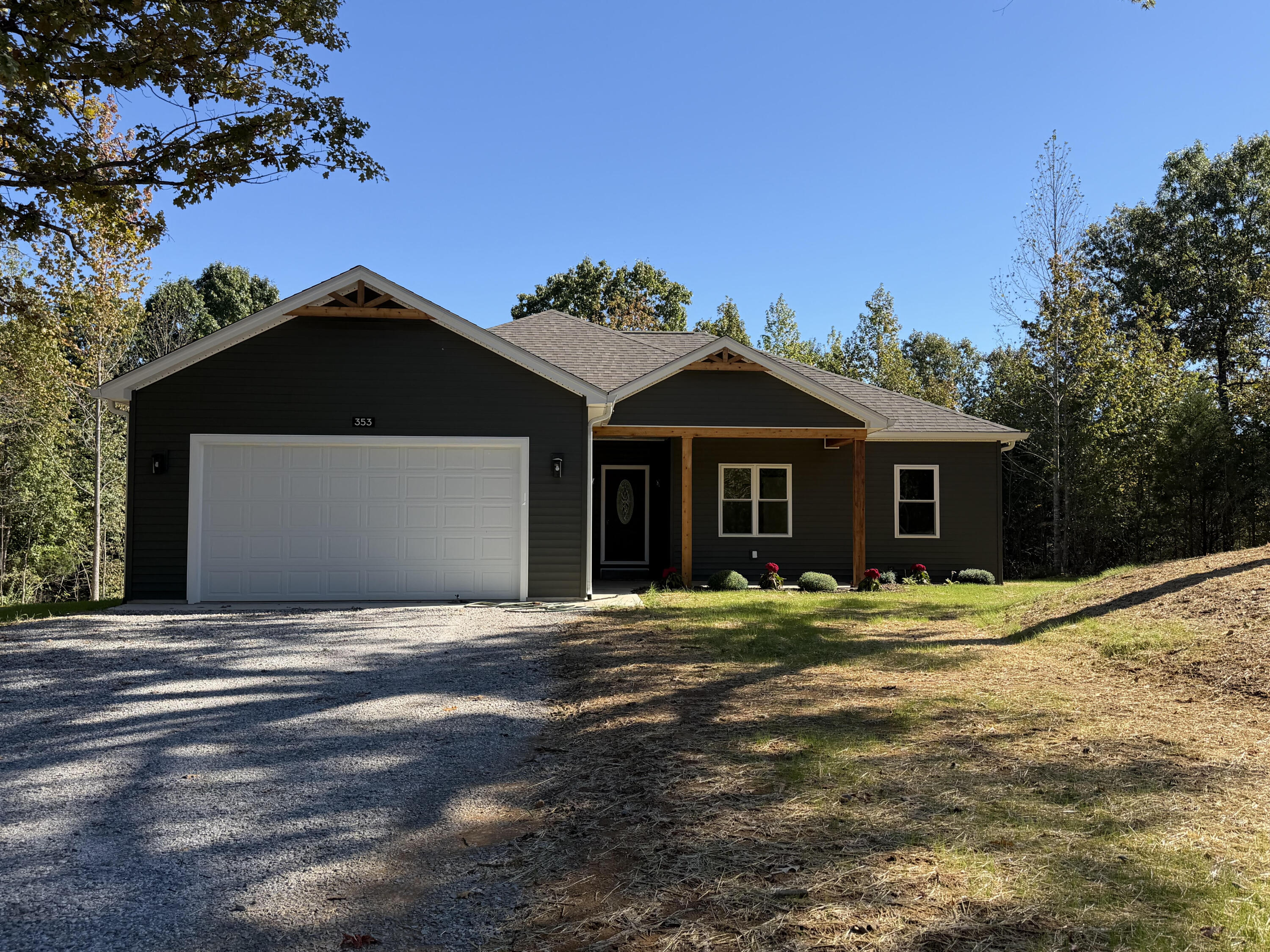 353 Kings Ridge Court Property Photo 1
