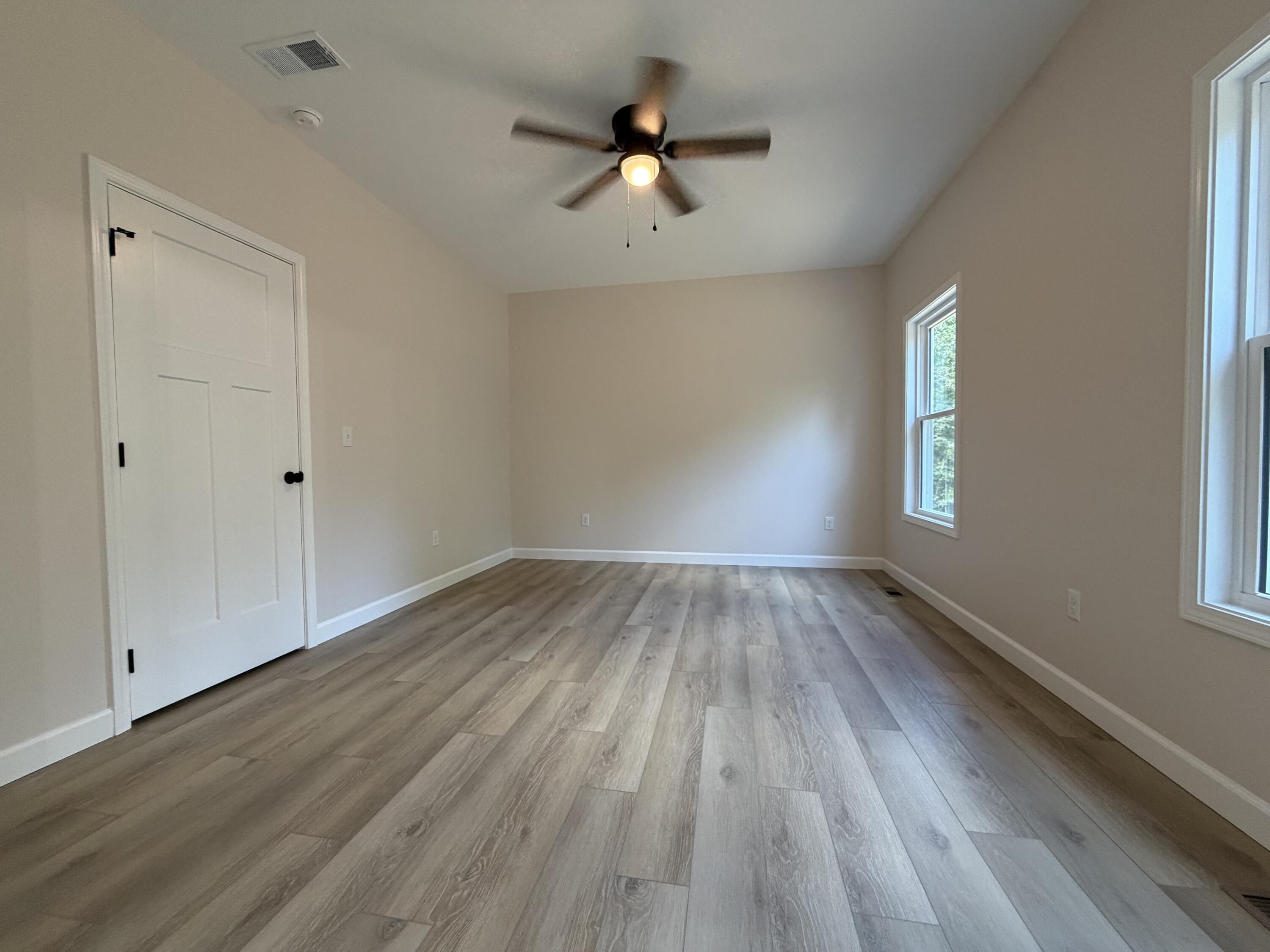 353 Kings Ridge Court Property Photo 11