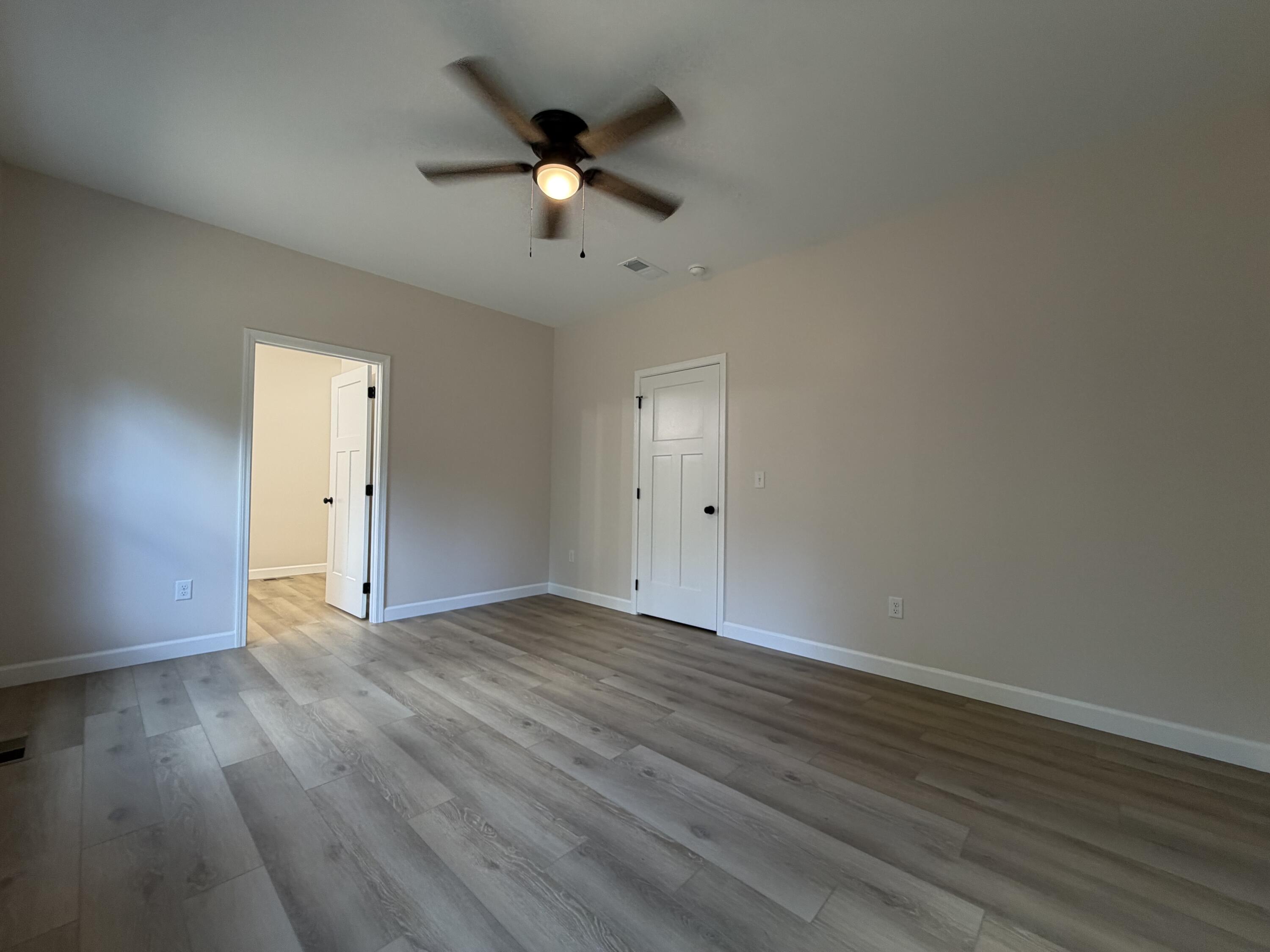 353 Kings Ridge Court Property Photo 12