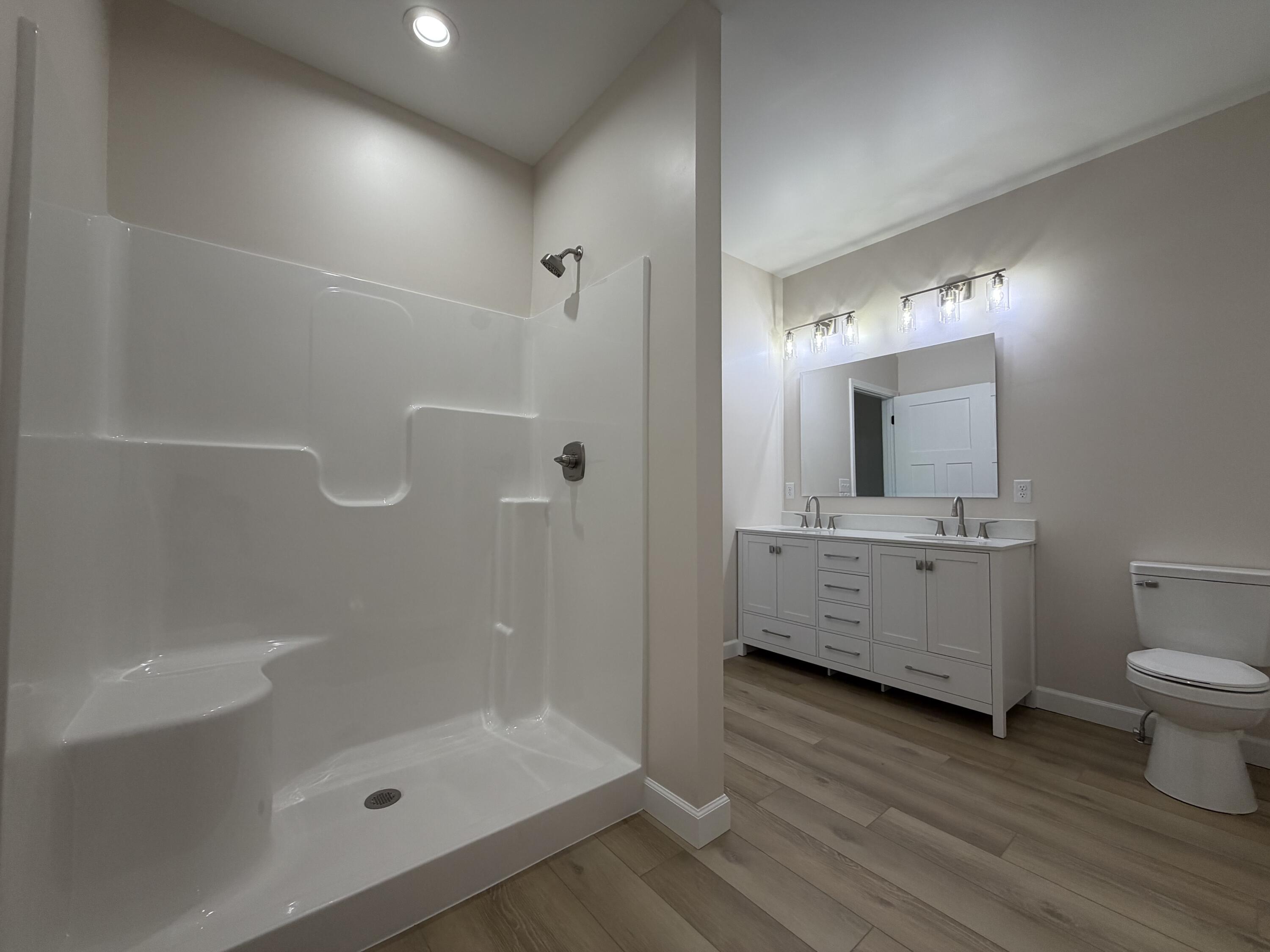 353 Kings Ridge Court Property Photo 14