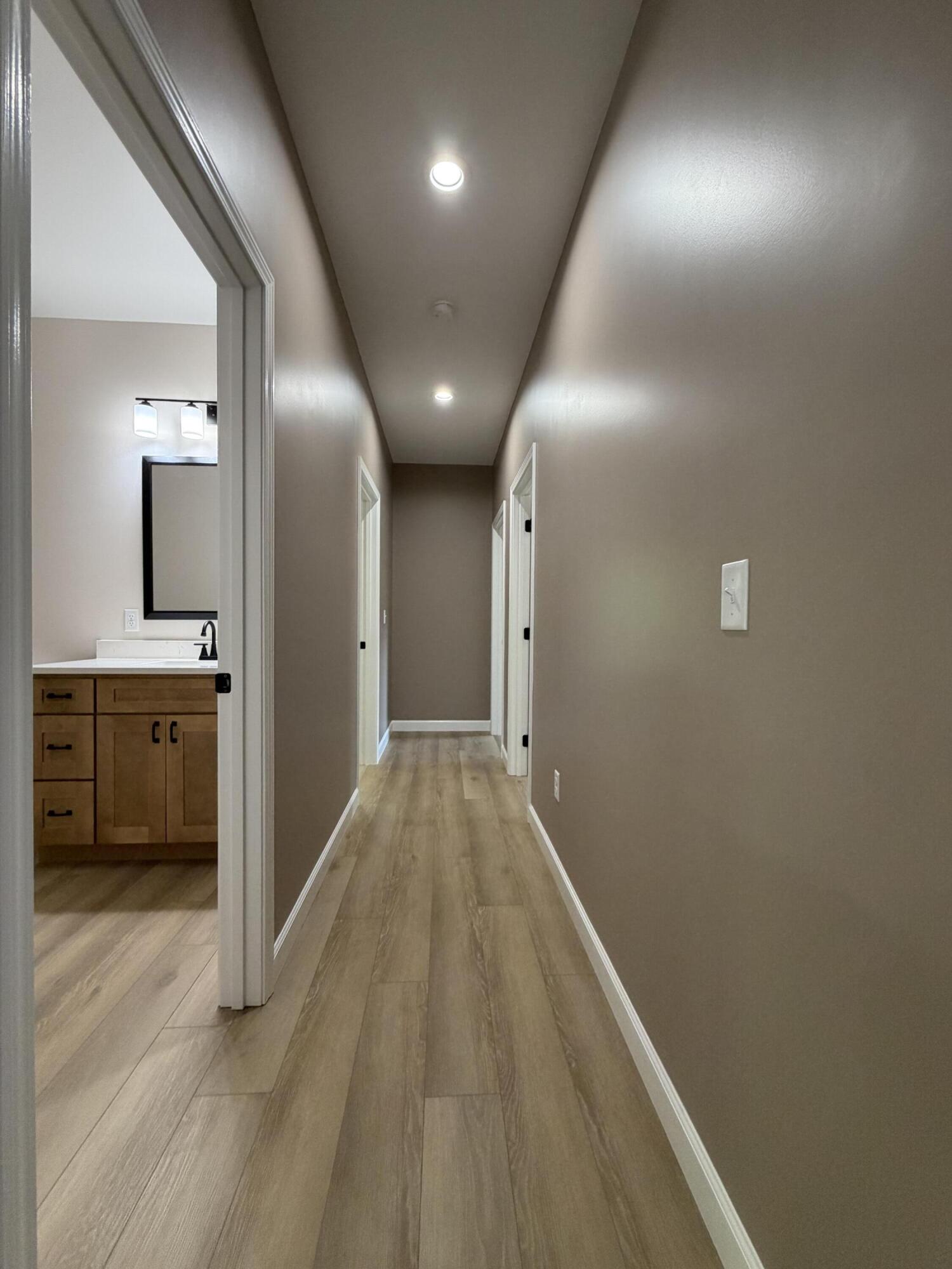 353 Kings Ridge Court Property Photo 16