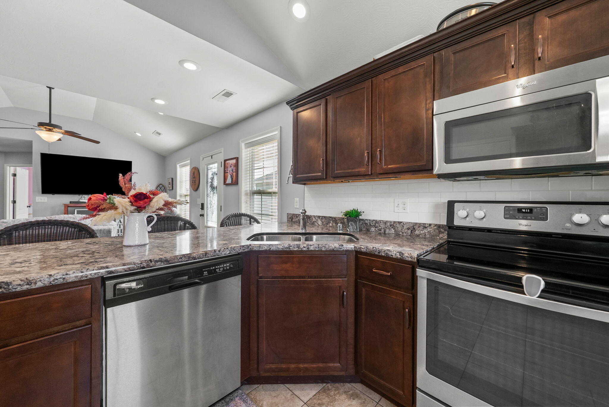 335 N Abbey Way Property Photo 11