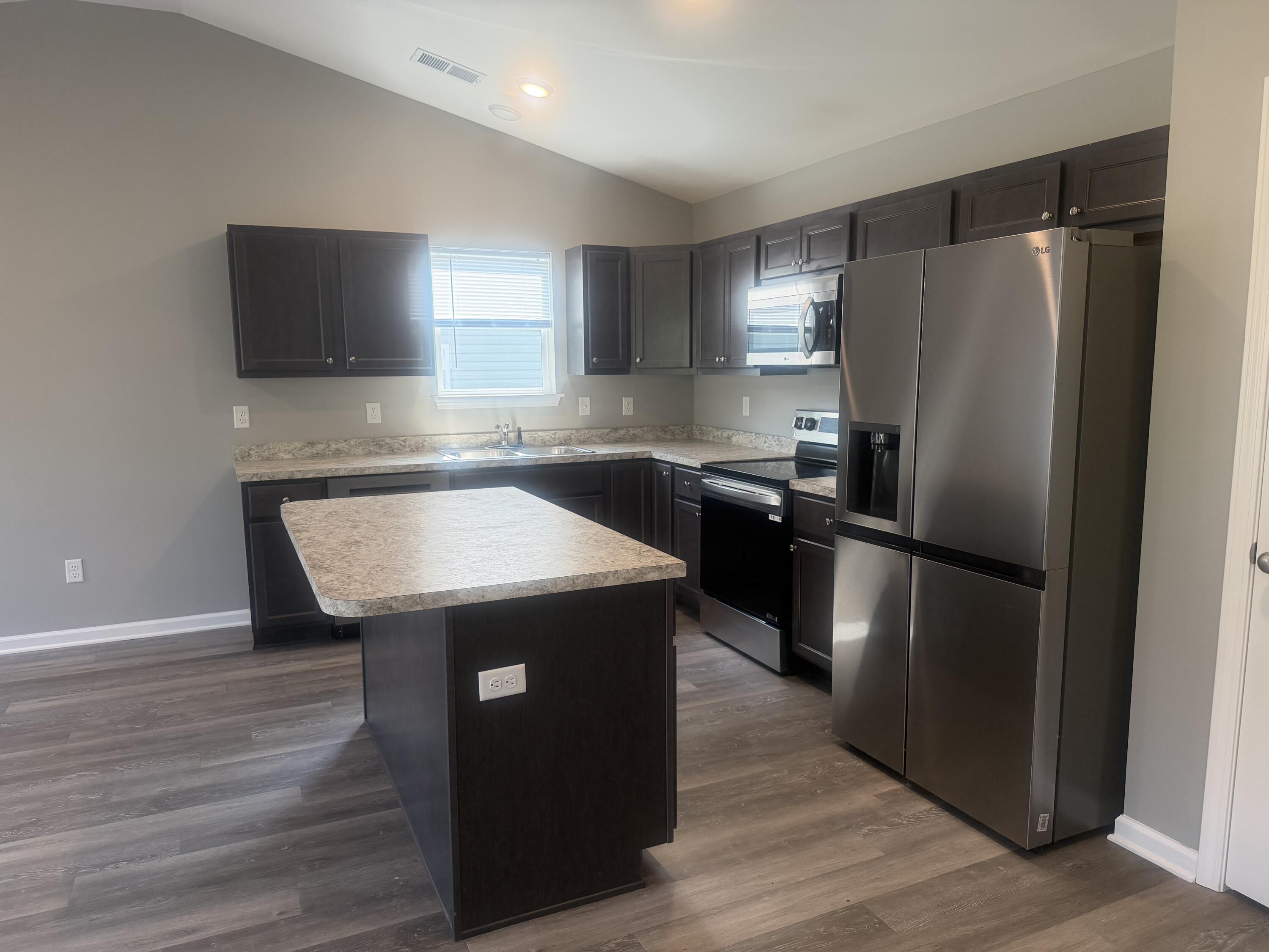 106 Ancel Way Property Photo 8