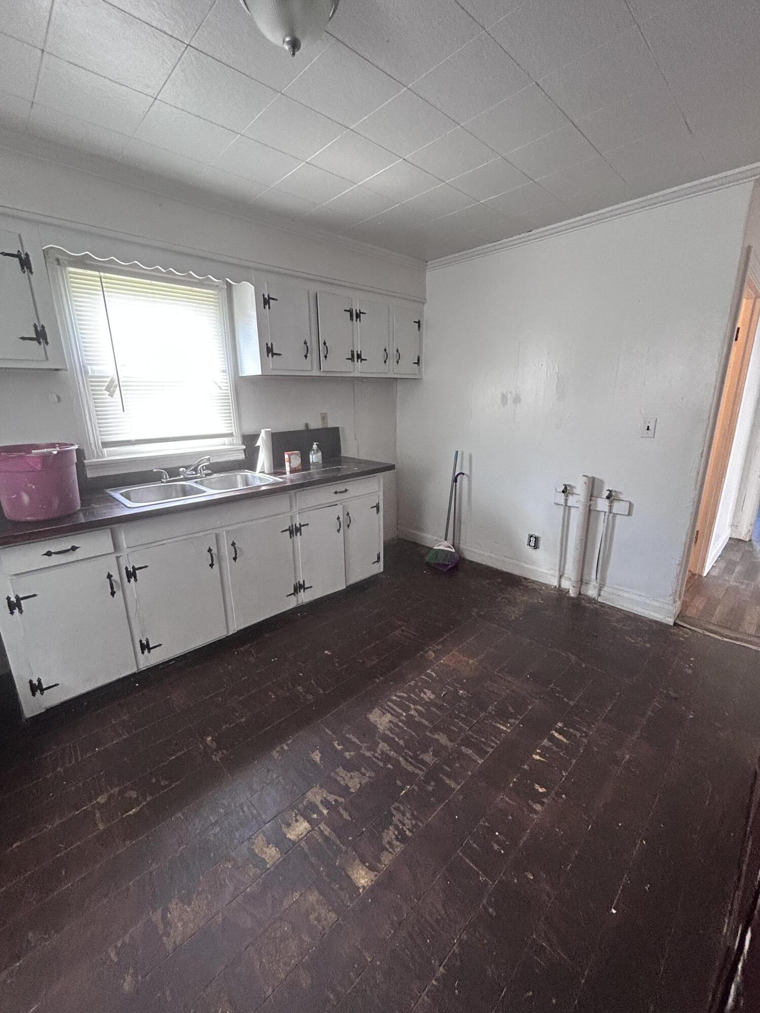 109 Hamilton Avenue Property Photo 3