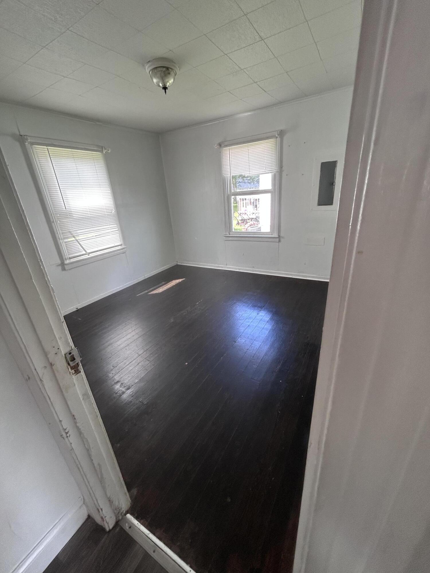 109 Hamilton Avenue Property Photo 9