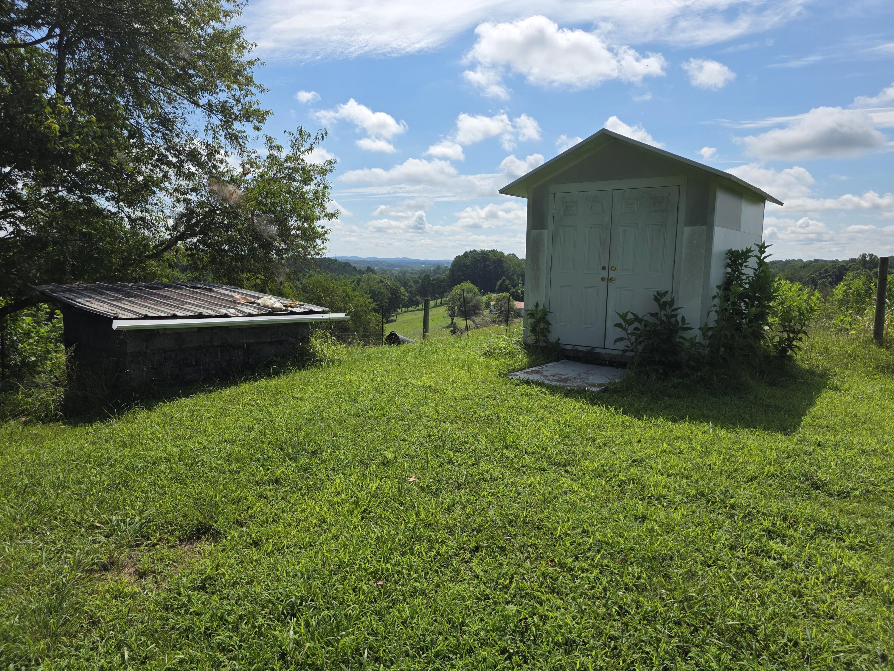 7364 Keavy Road Property Photo 4