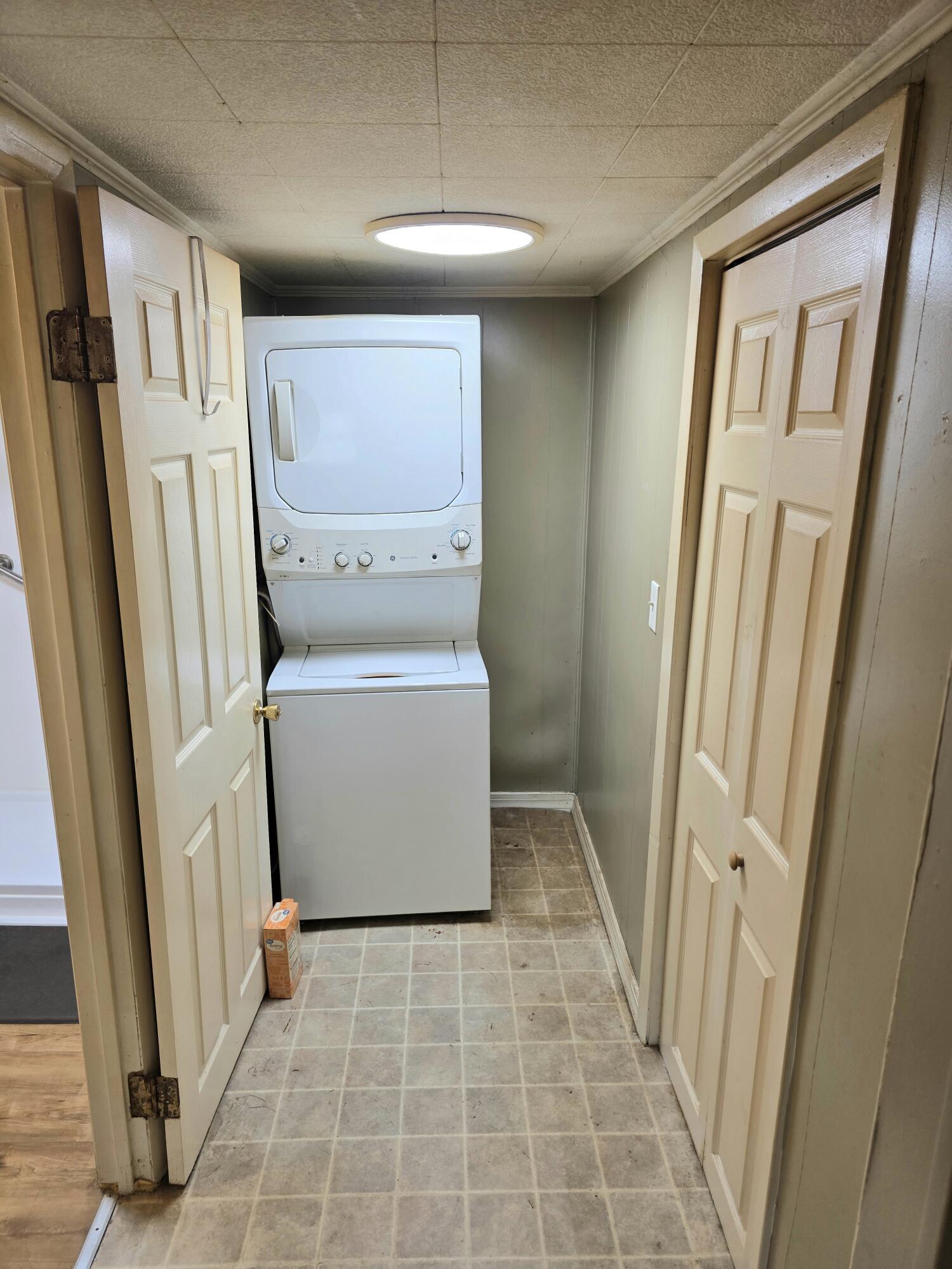 7364 Keavy Road Property Photo 12