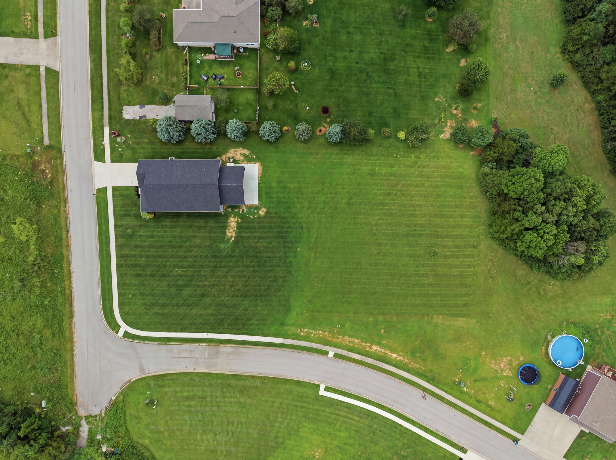 181 Crossing View Drive Property Photo 32