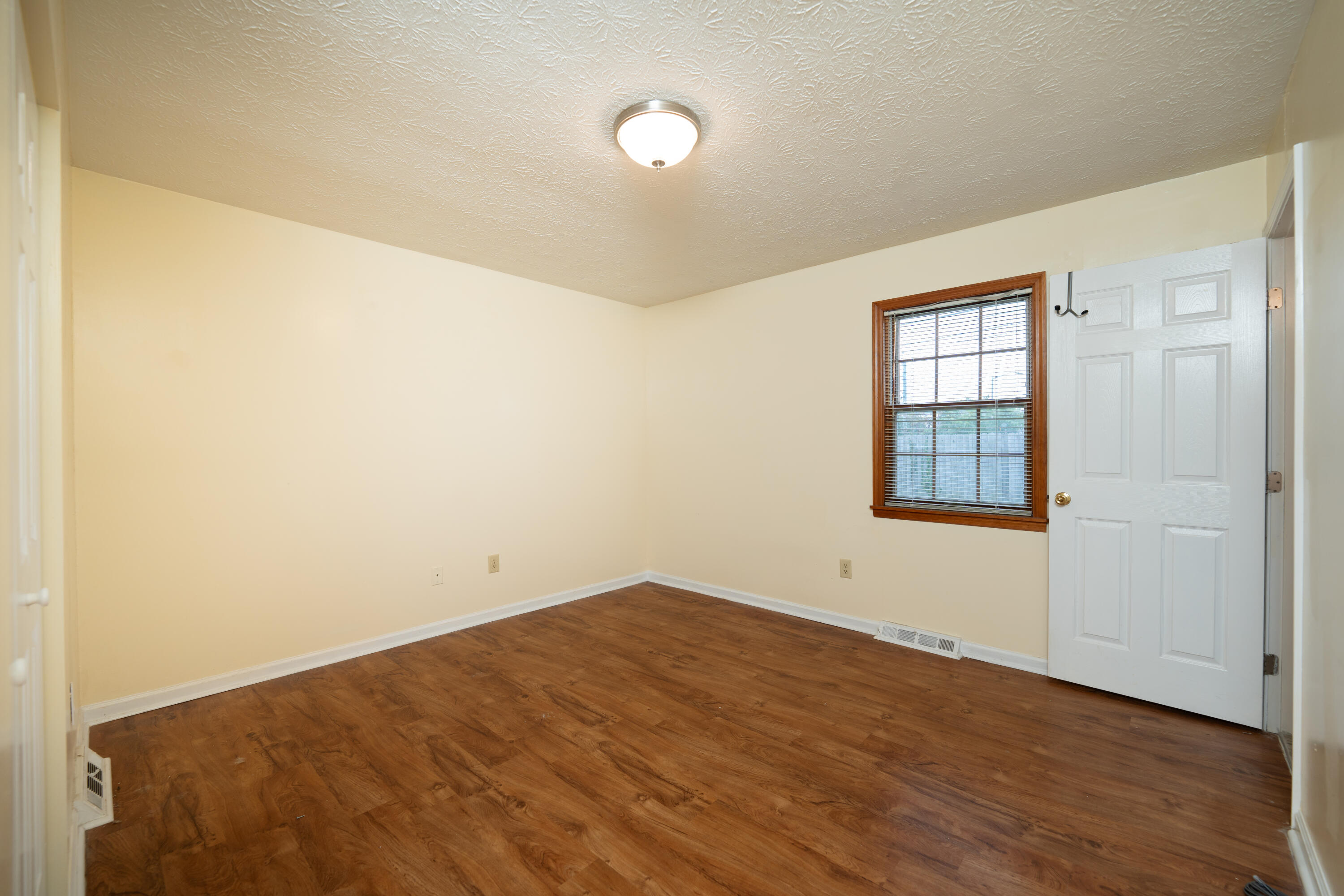 3669 Sundart Drive Property Photo 4