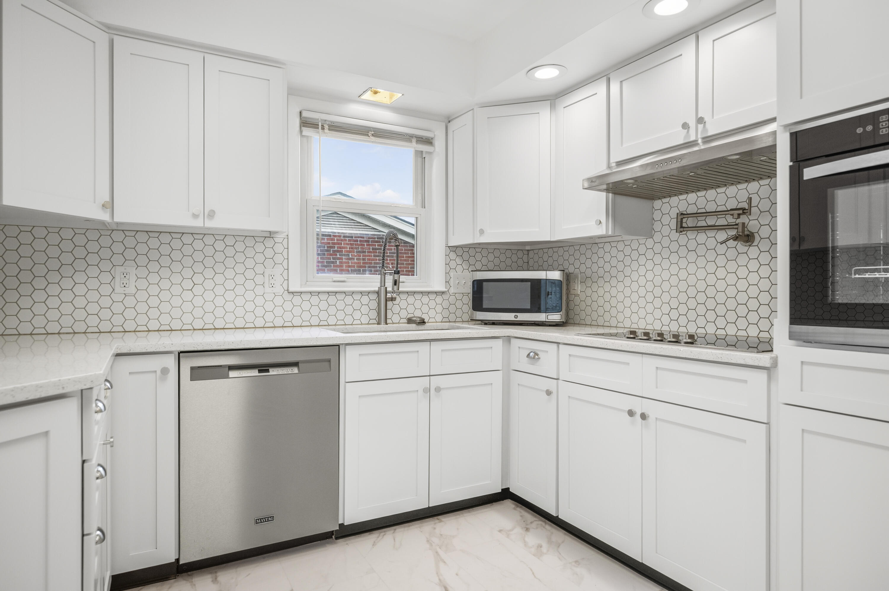 3531 Brookview Drive Property Photo 10