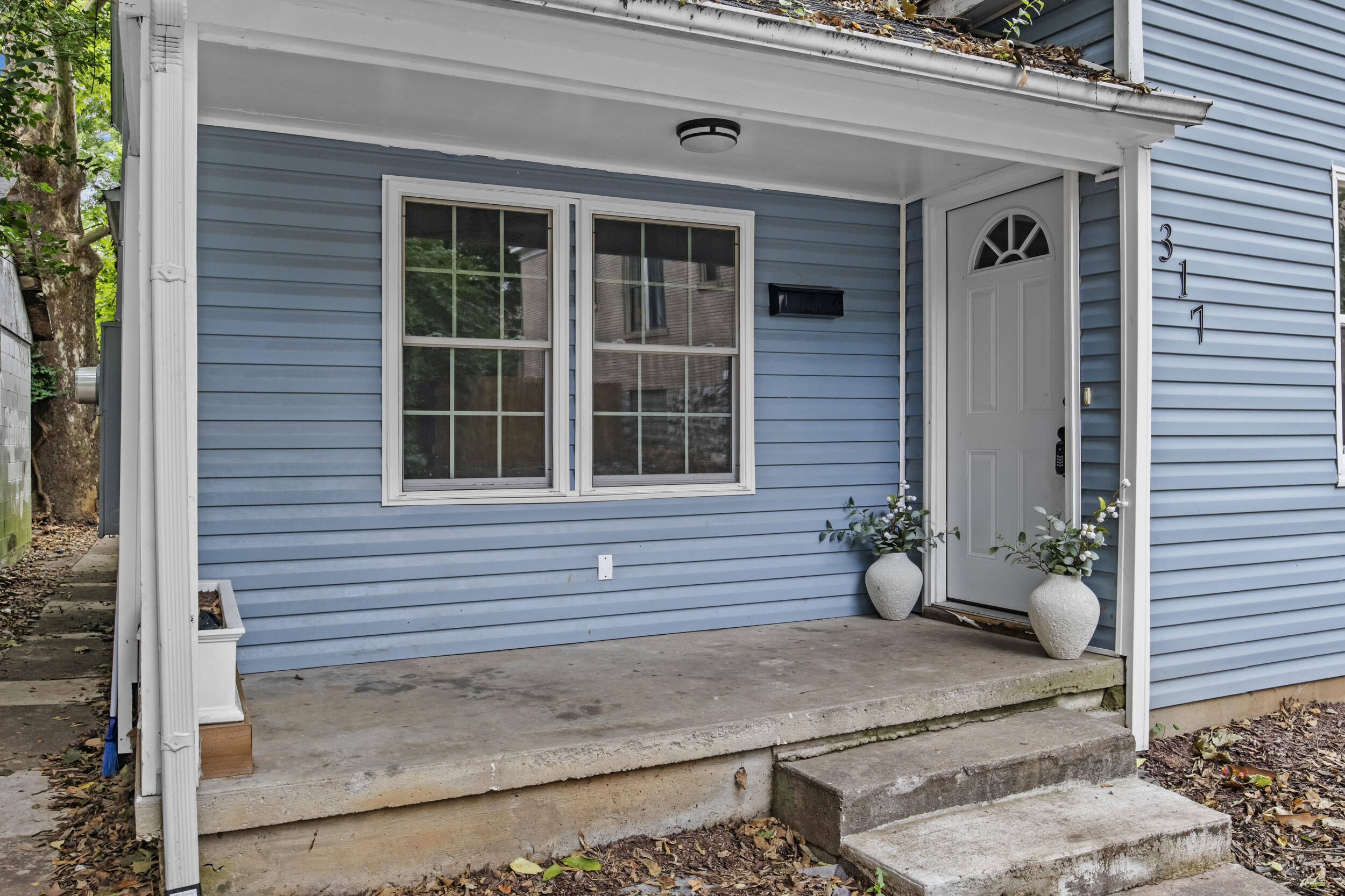 317 Ross Avenue Property Photo 3