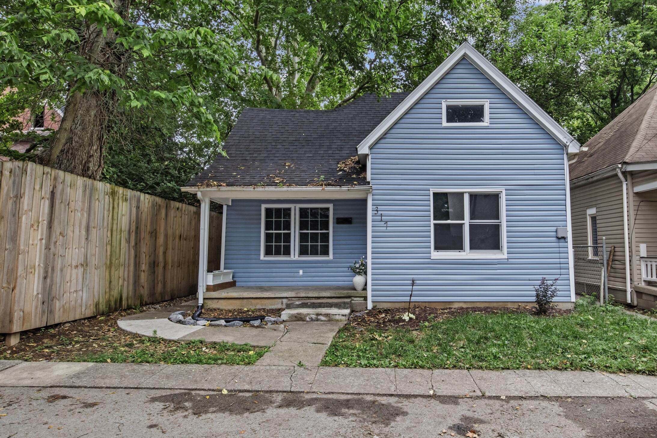 317 Ross Avenue Property Photo 4
