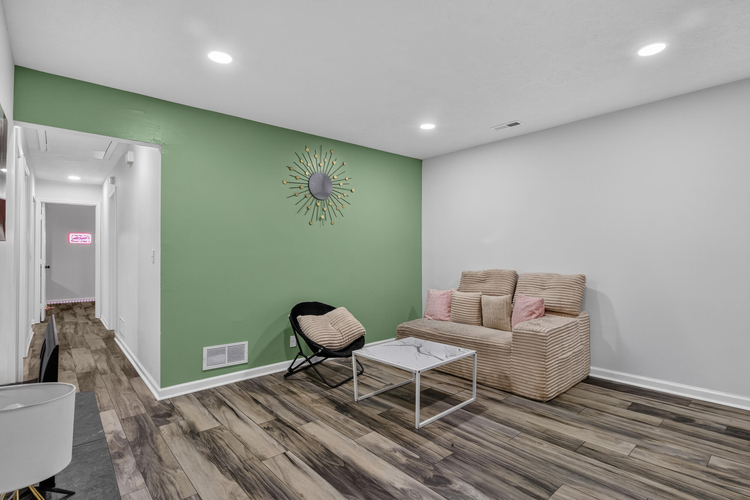 317 Ross Avenue Property Photo 6