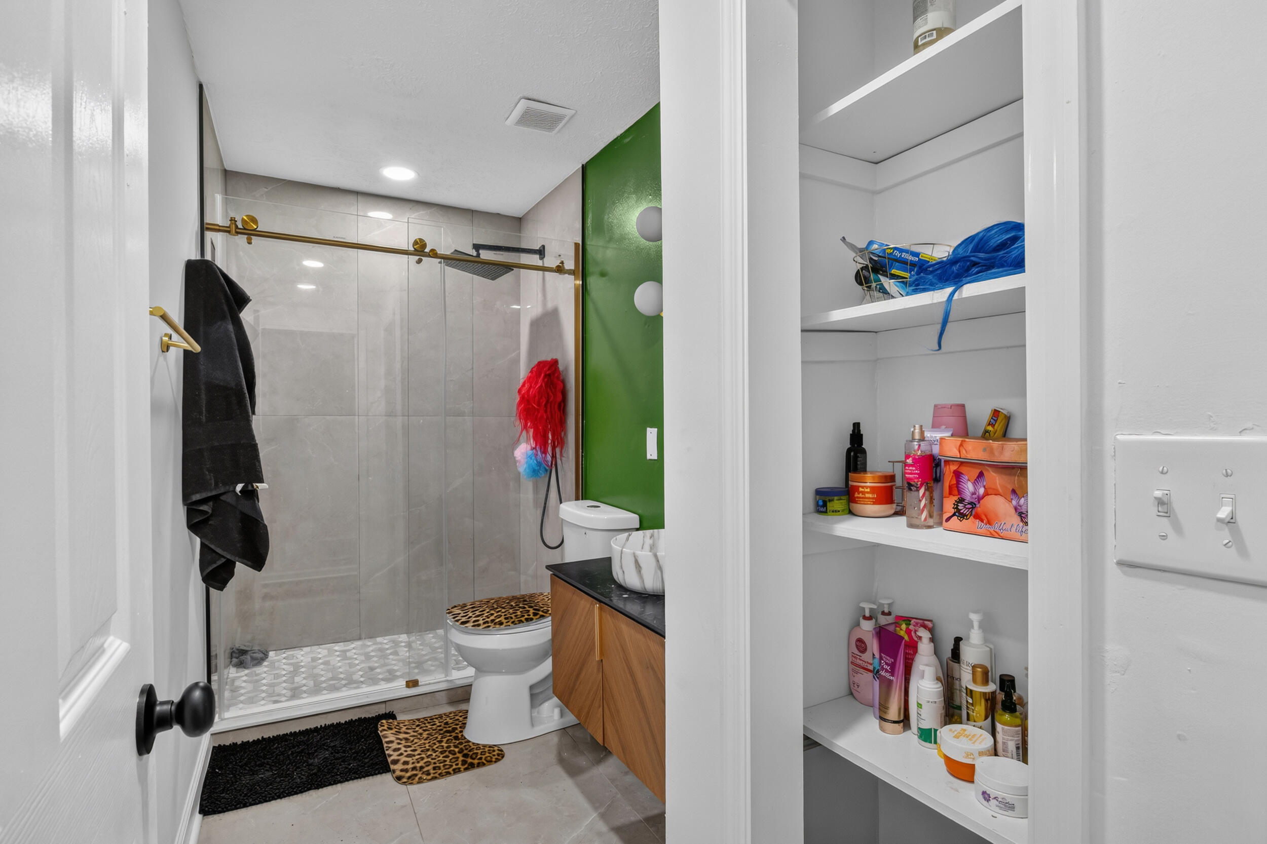 317 Ross Avenue Property Photo 11