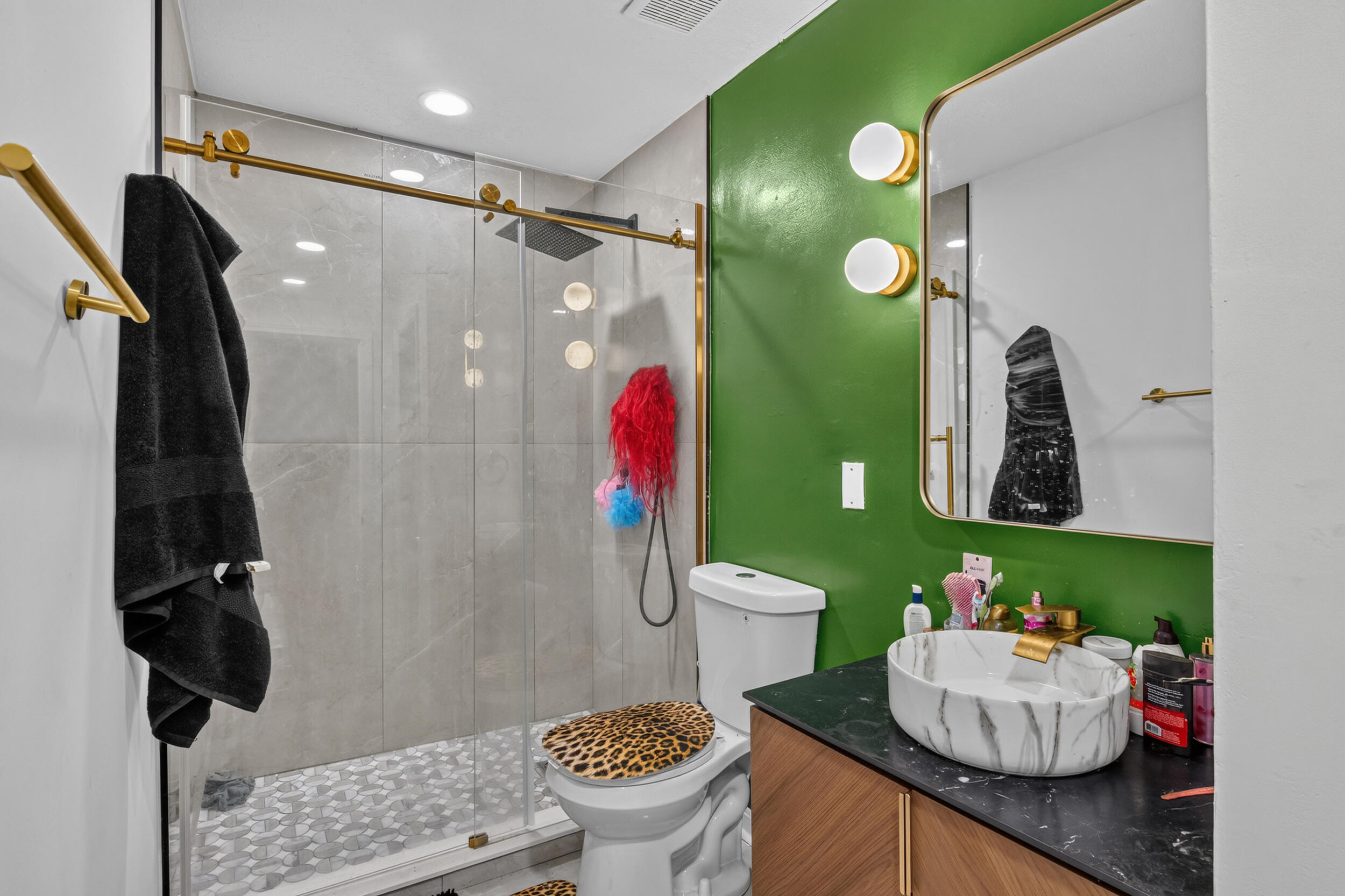 317 Ross Avenue Property Photo 12