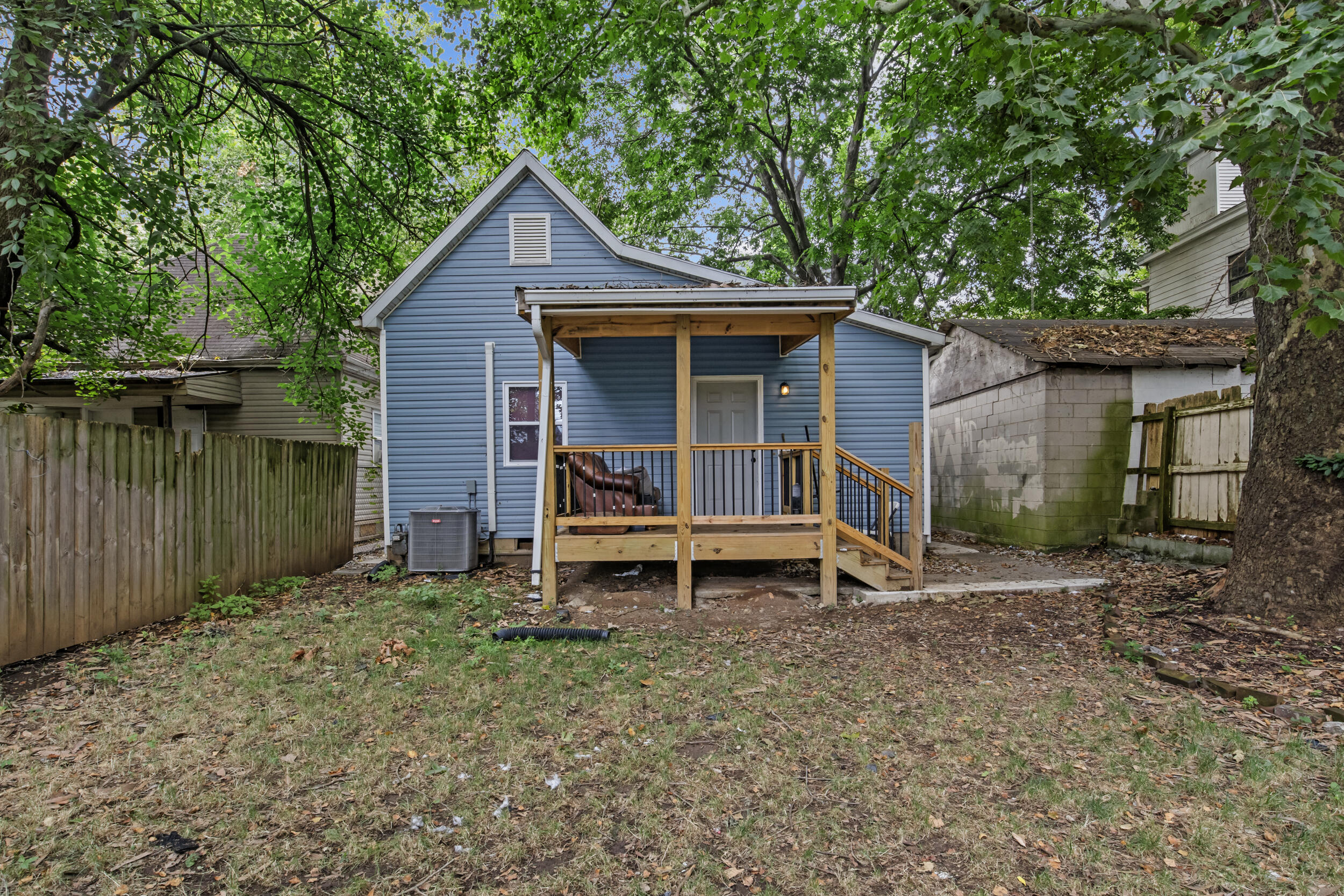 317 Ross Avenue Property Photo 20