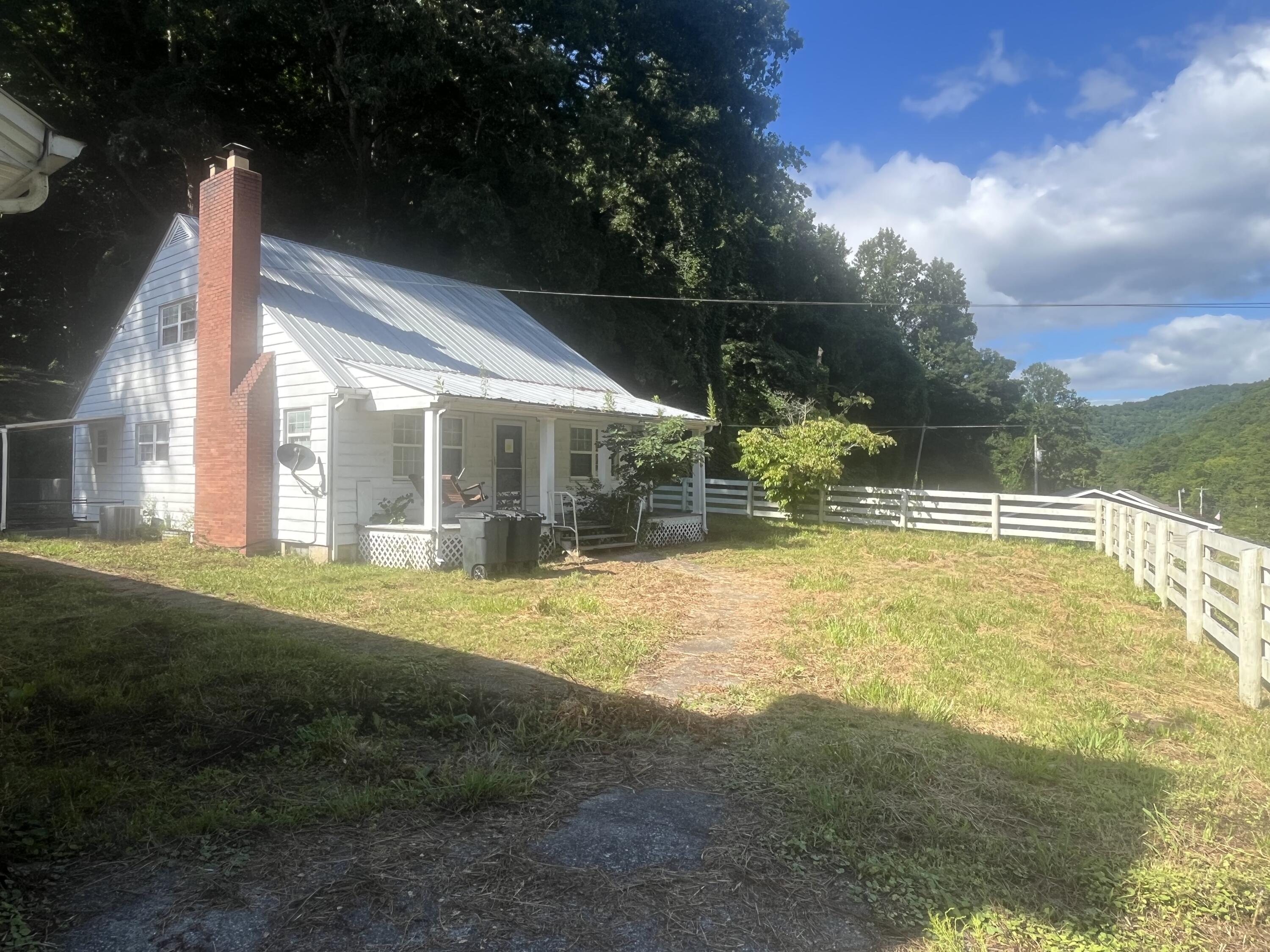 2977 Beech Creek Road Property Photo 12