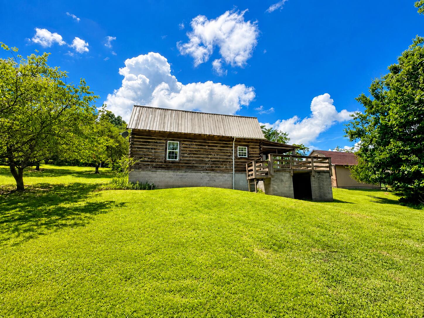 520 Singing Hills Road Property Photo 6