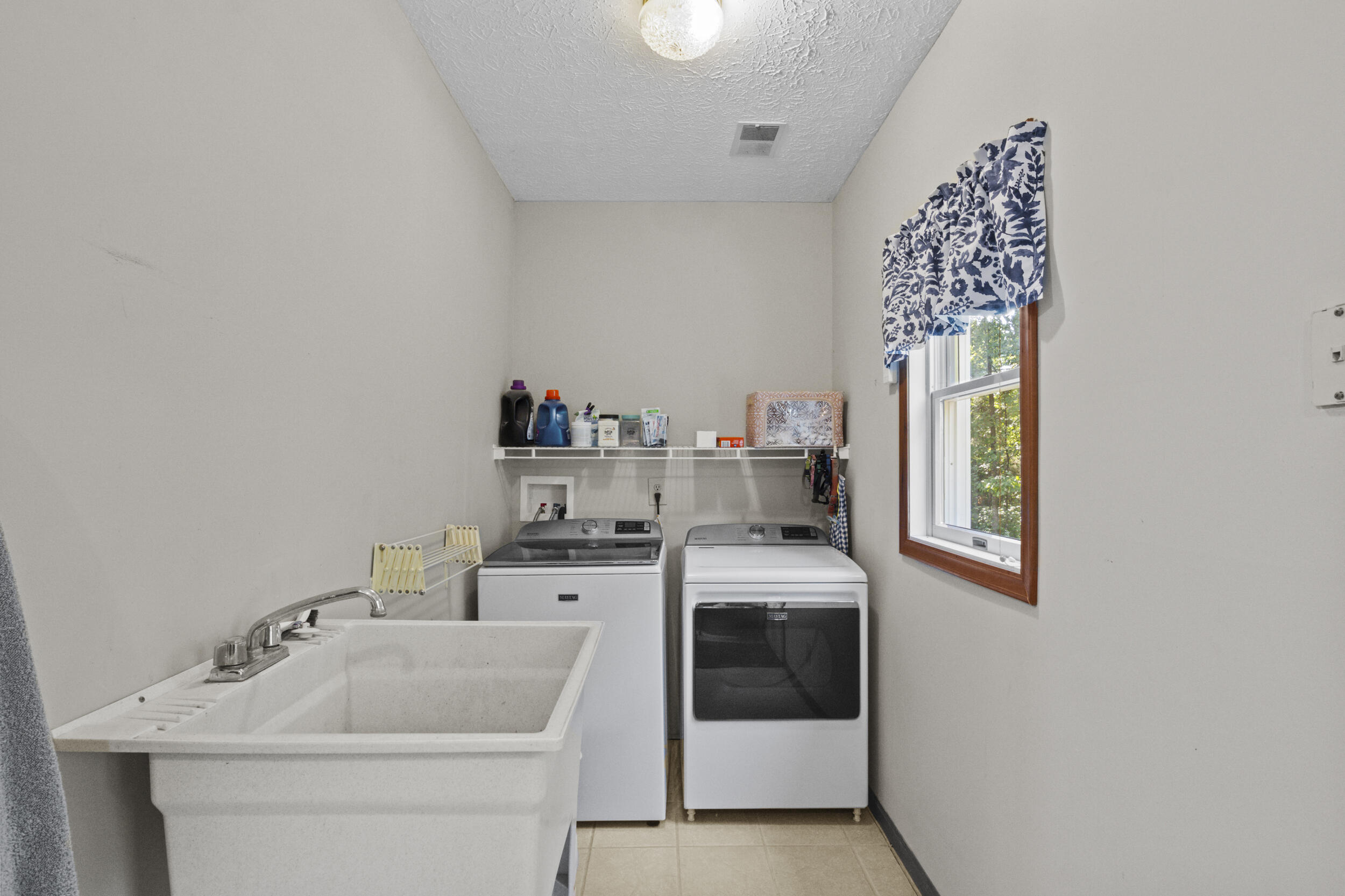 1005 Pin Oak Drive Property Photo 36