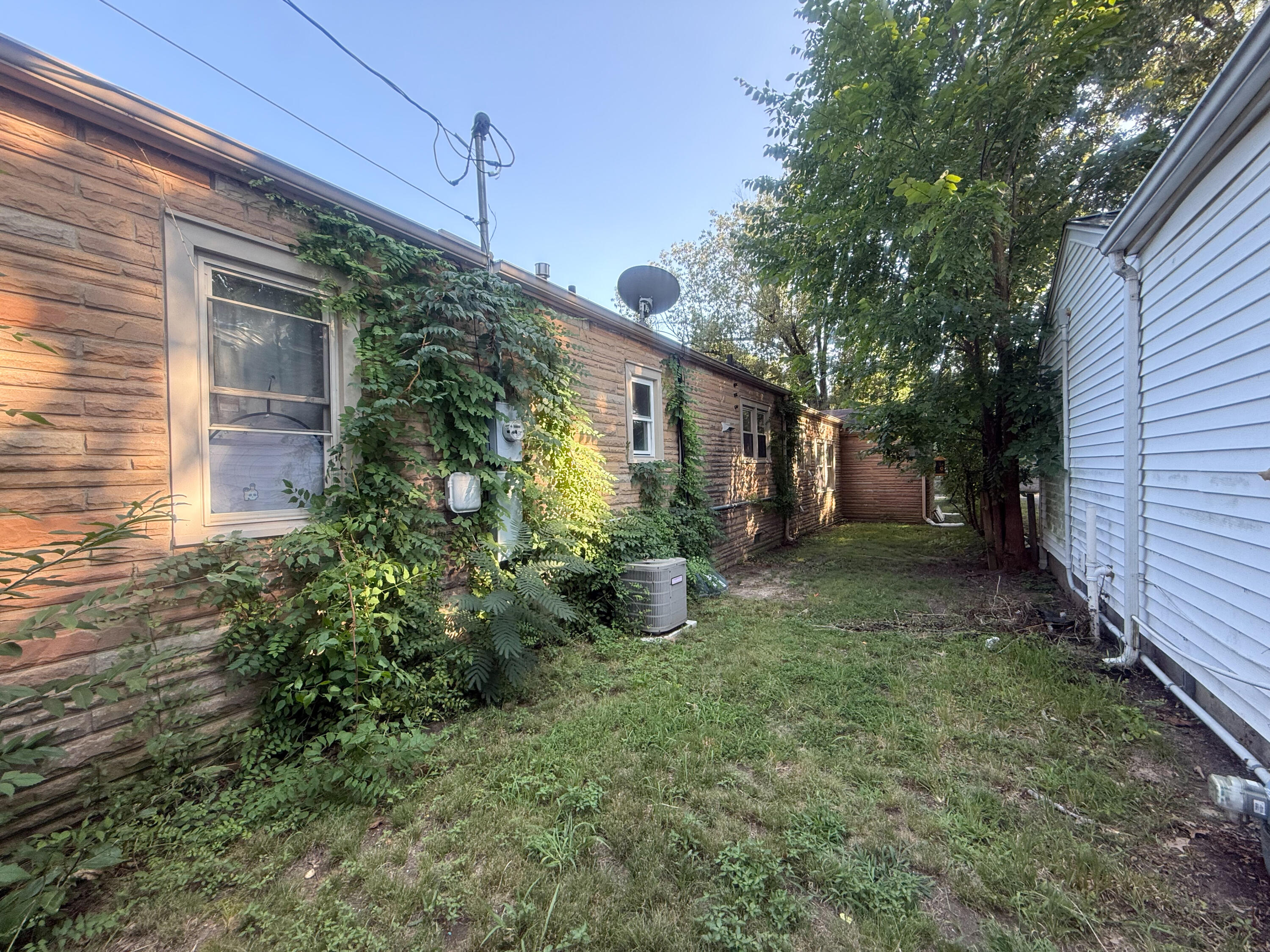 2001 B Street Property Photo 8