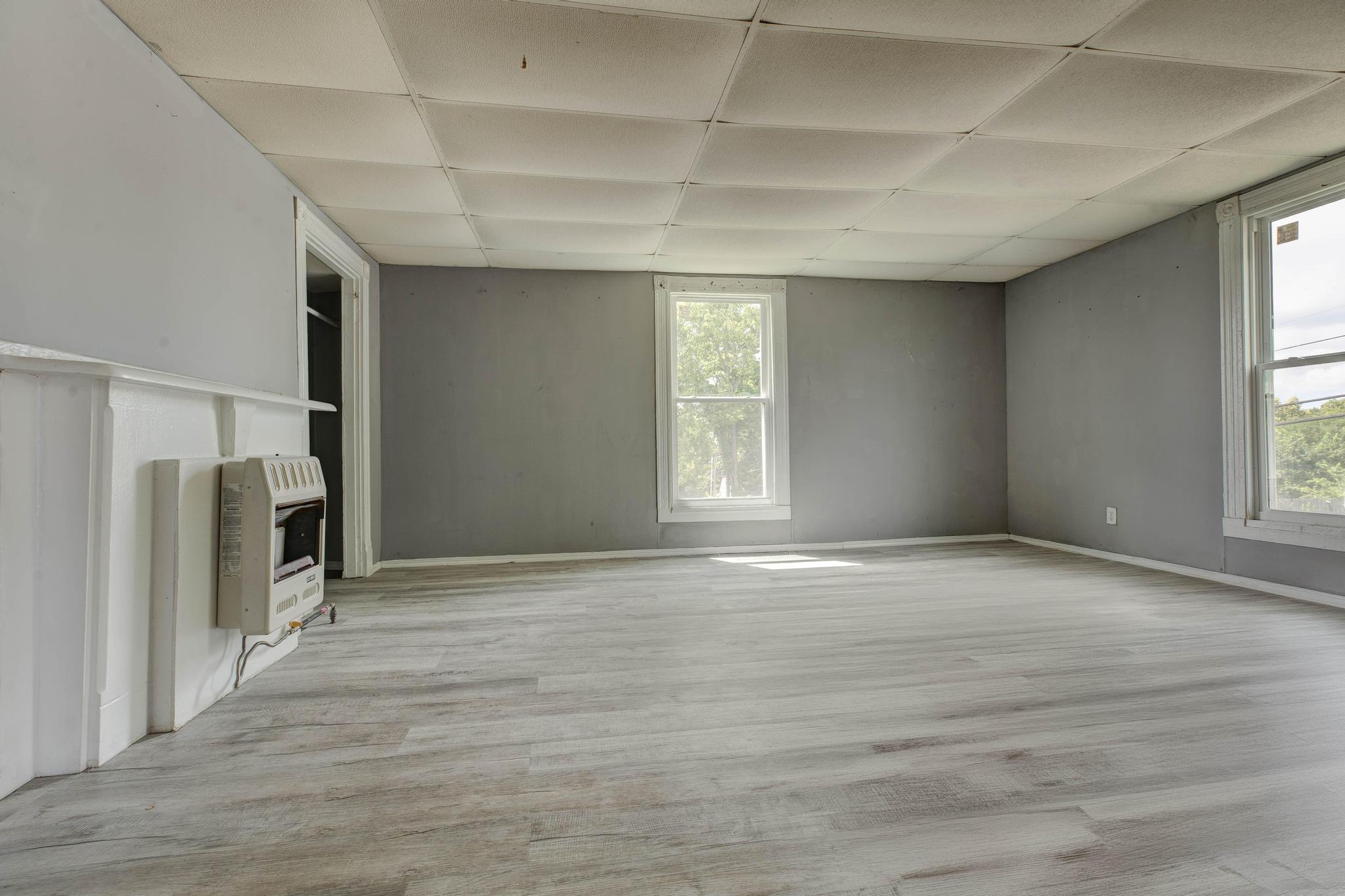 534 E Locust Street Property Photo 5