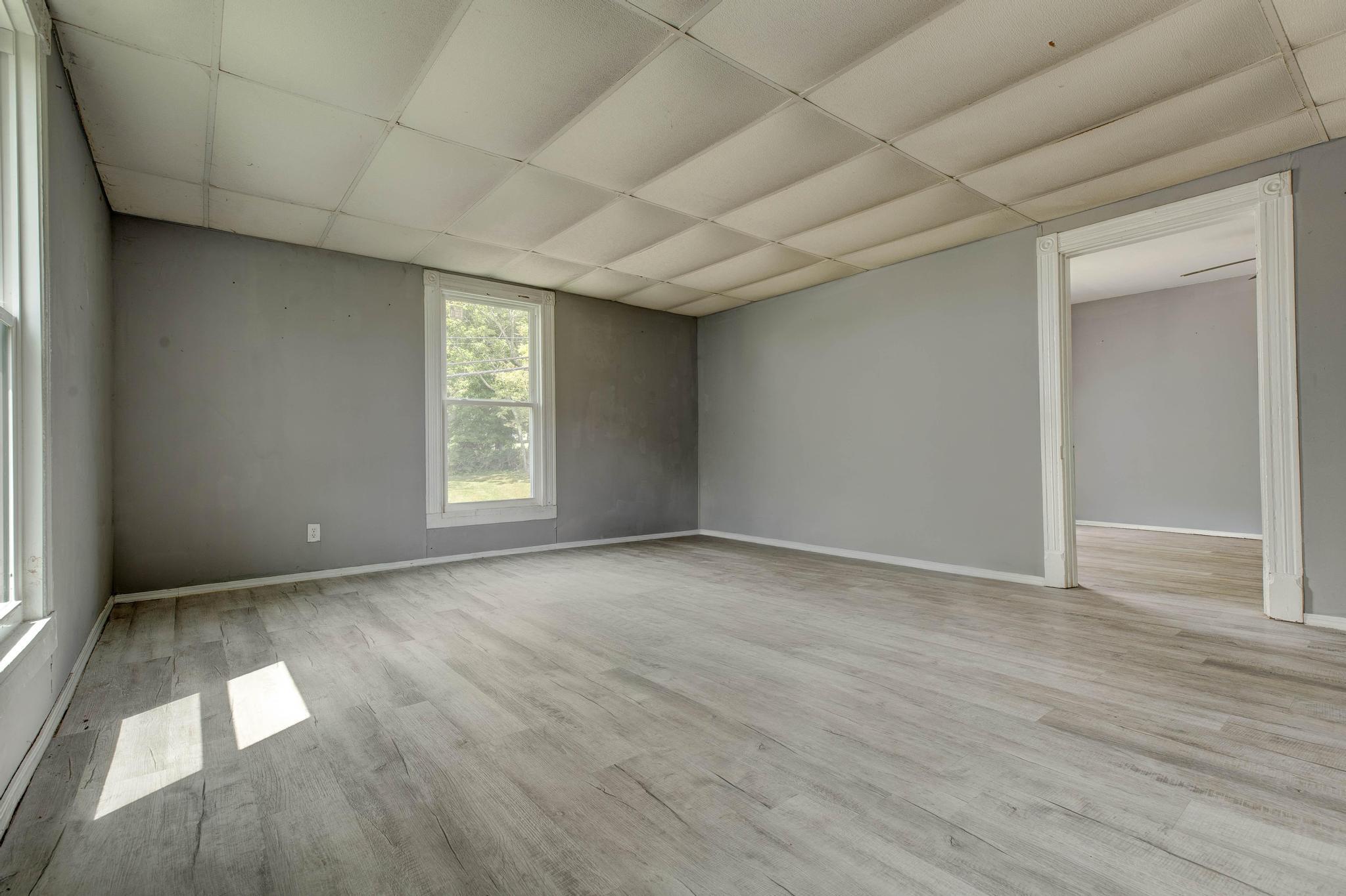 534 E Locust Street Property Photo 6
