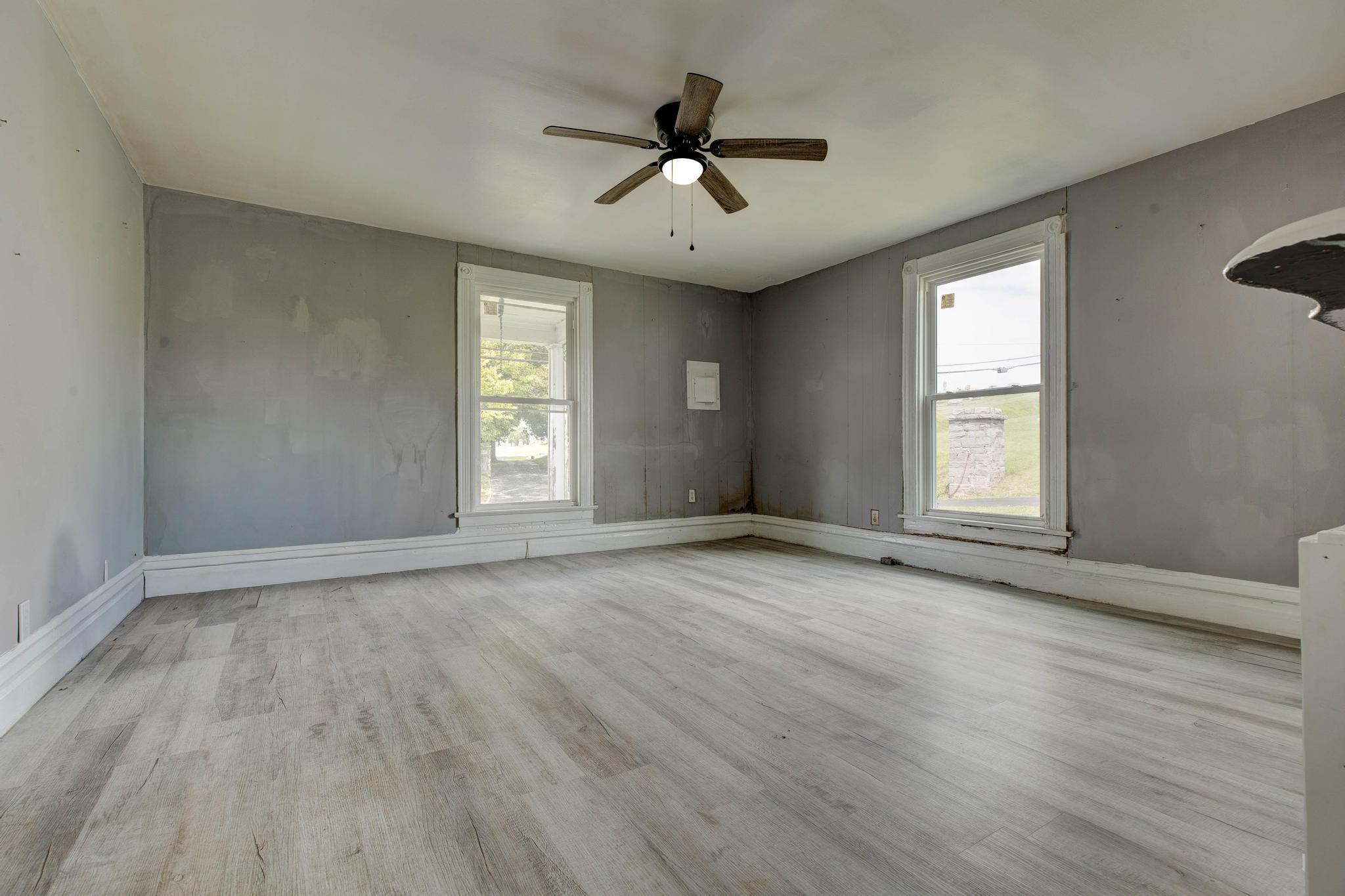534 E Locust Street Property Photo 8