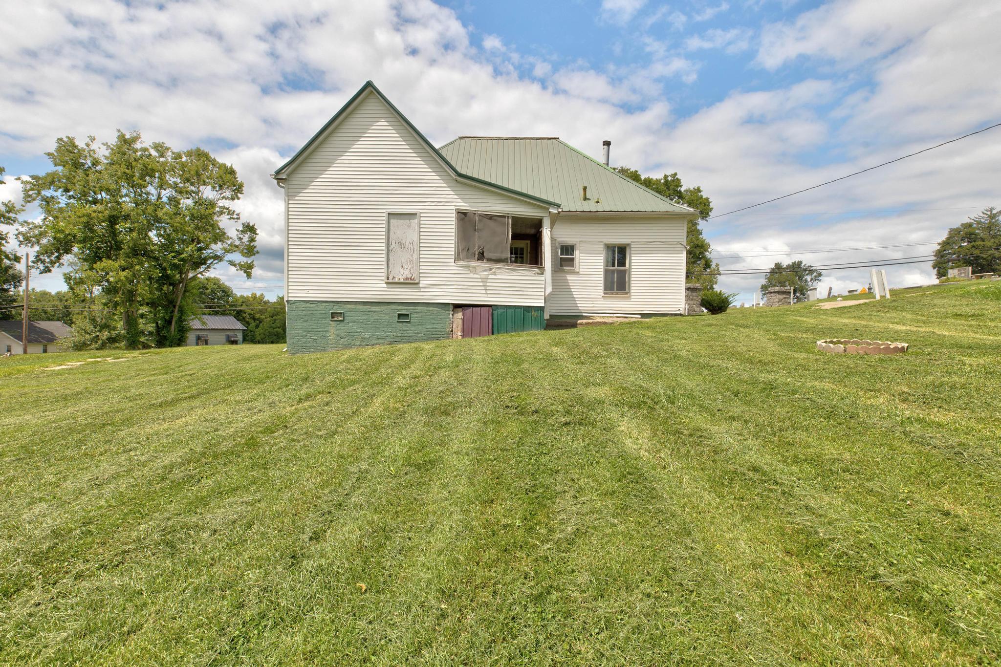 534 E Locust Street Property Photo 18