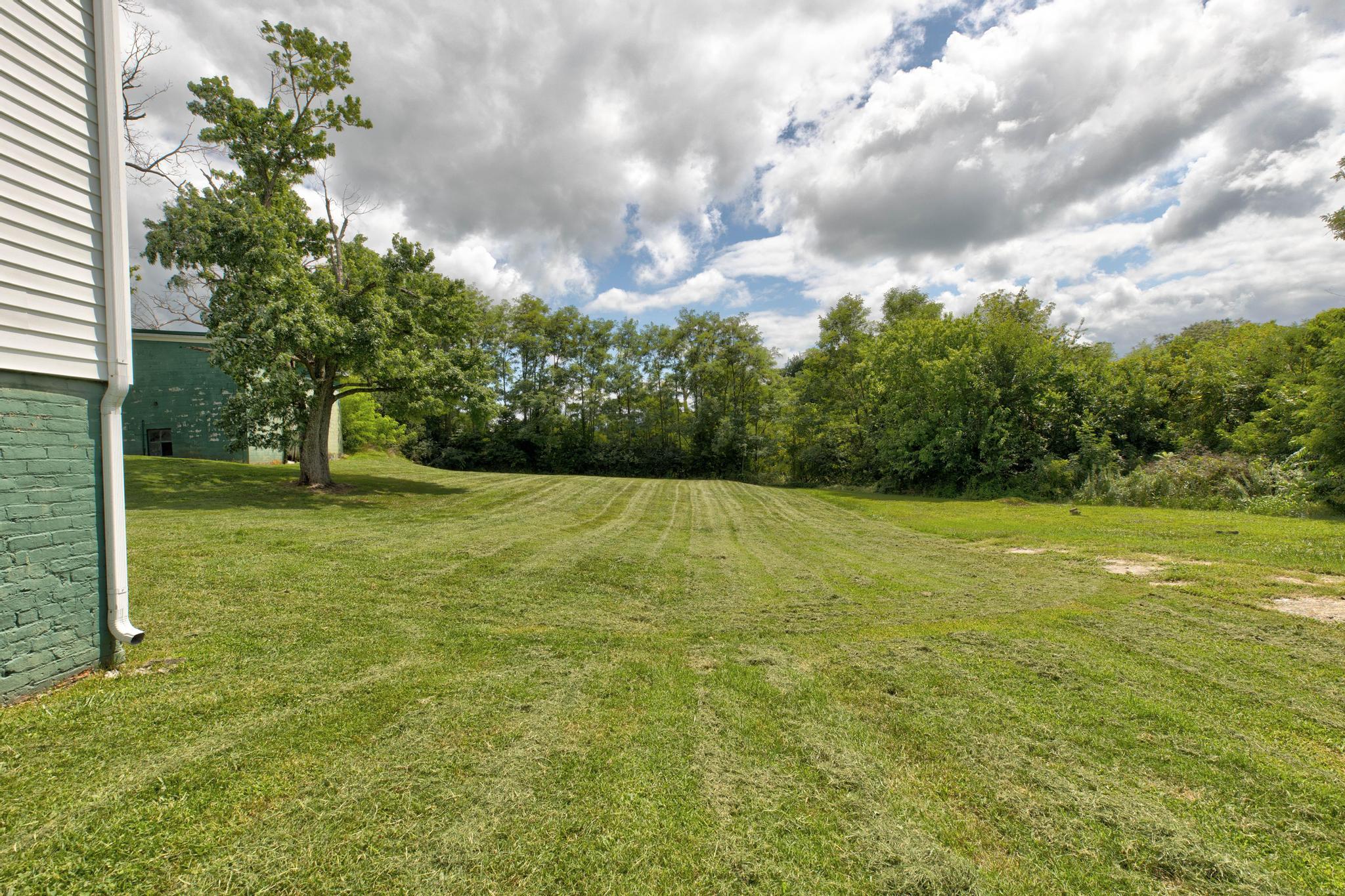 534 E Locust Street Property Photo 20