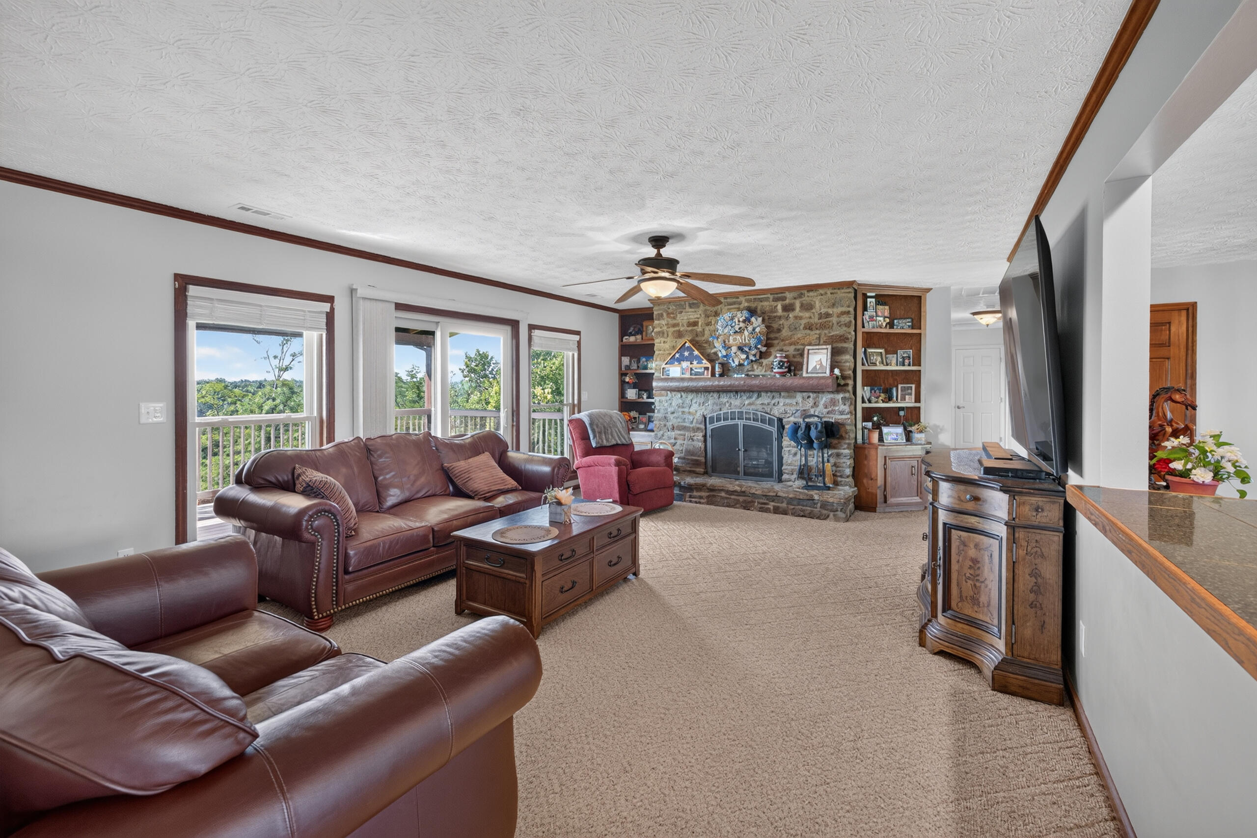 200 Long Lane Property Photo 6