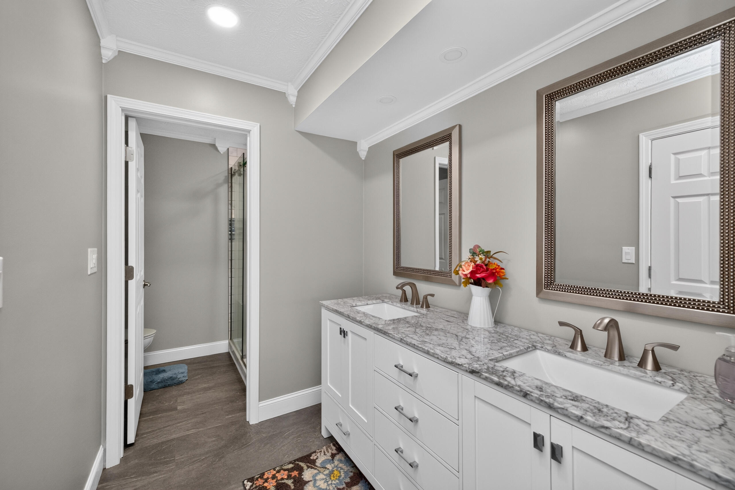 200 Long Lane Property Photo 11