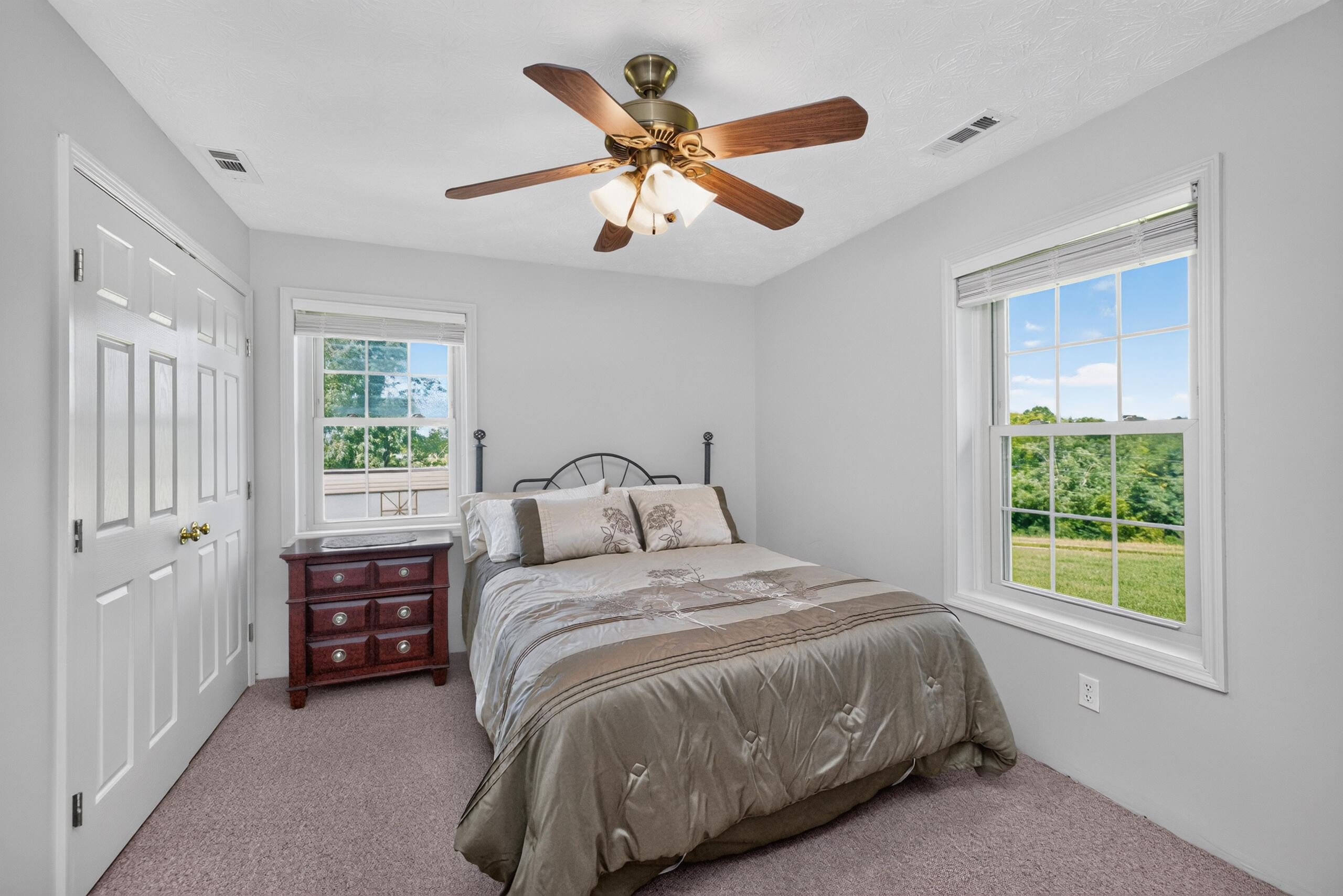 200 Long Lane Property Photo 15