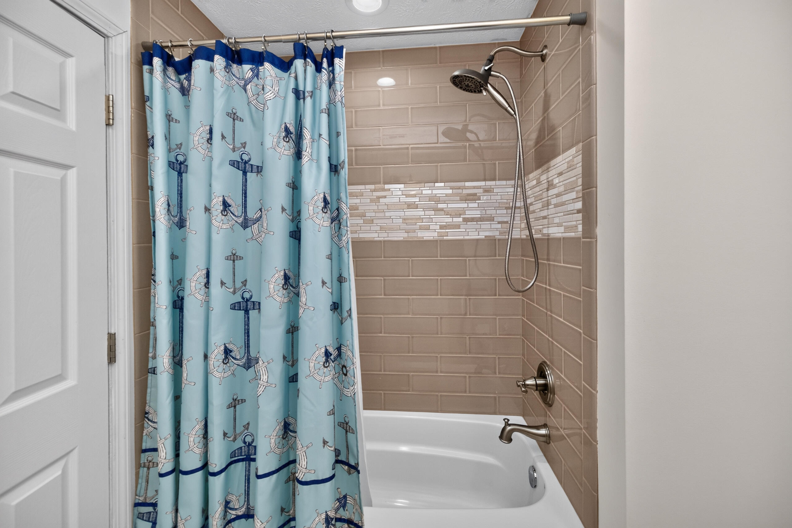 200 Long Lane Property Photo 18