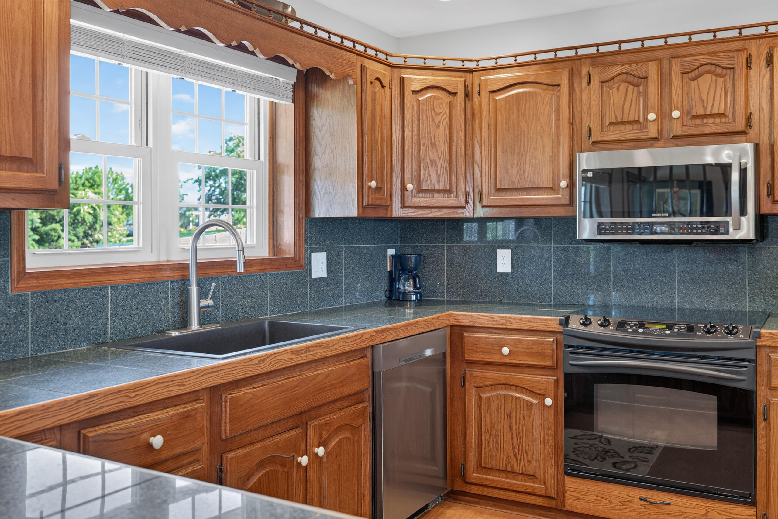 200 Long Lane Property Photo 23