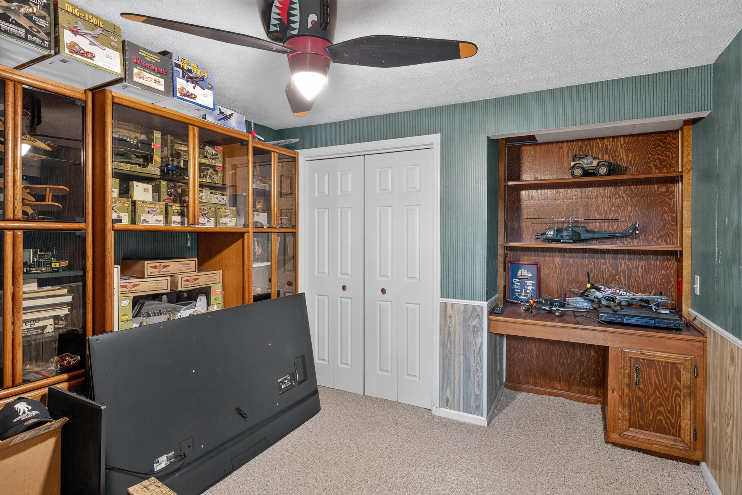 200 Long Lane Property Photo 35