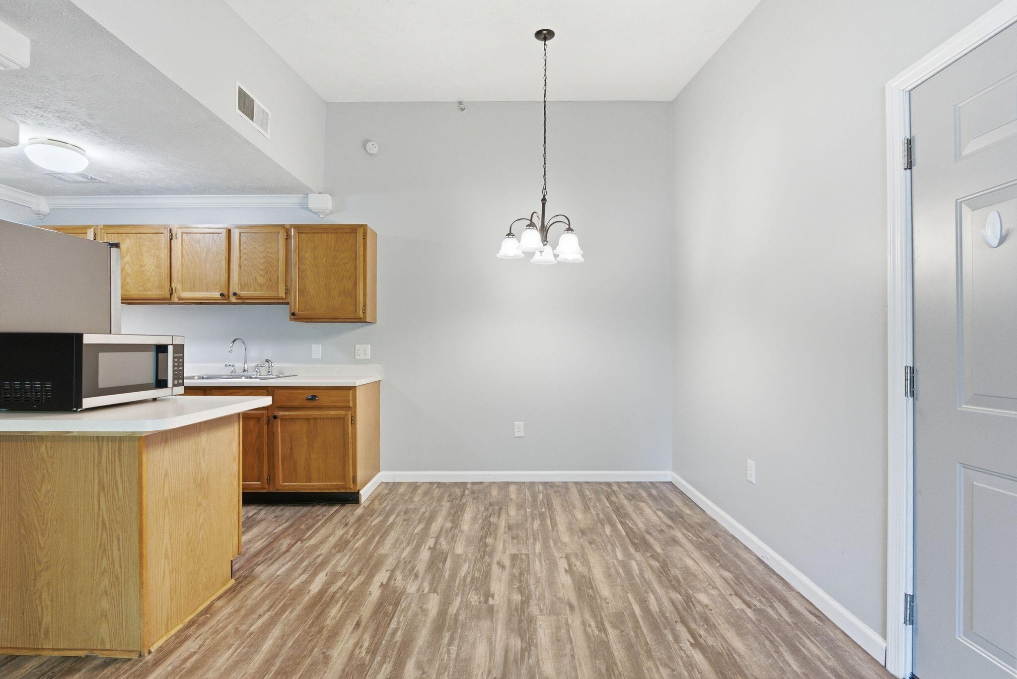 1081 S Broadway 401 Property Photo 8