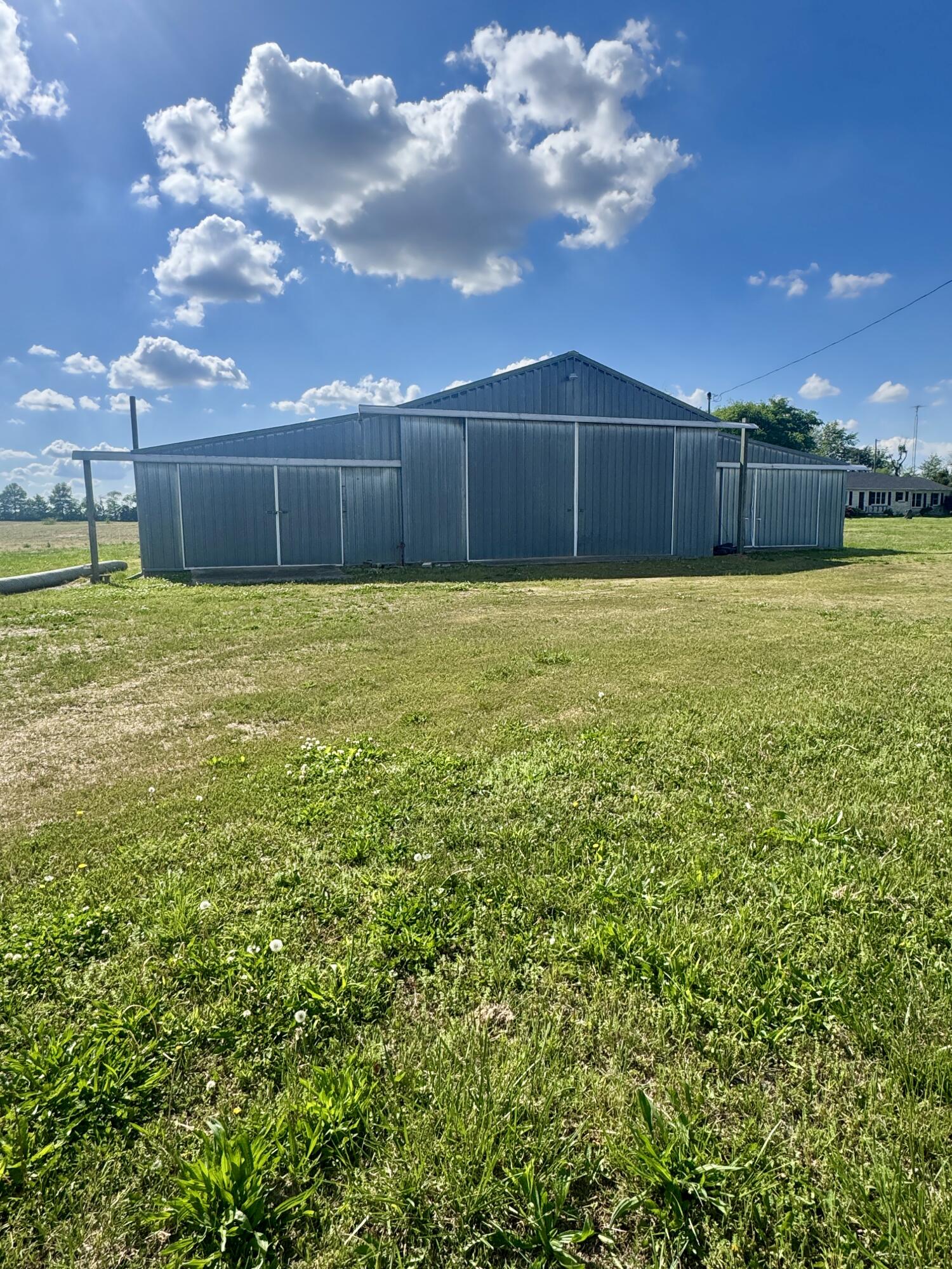 1057 Ky-381 Property Photo 1