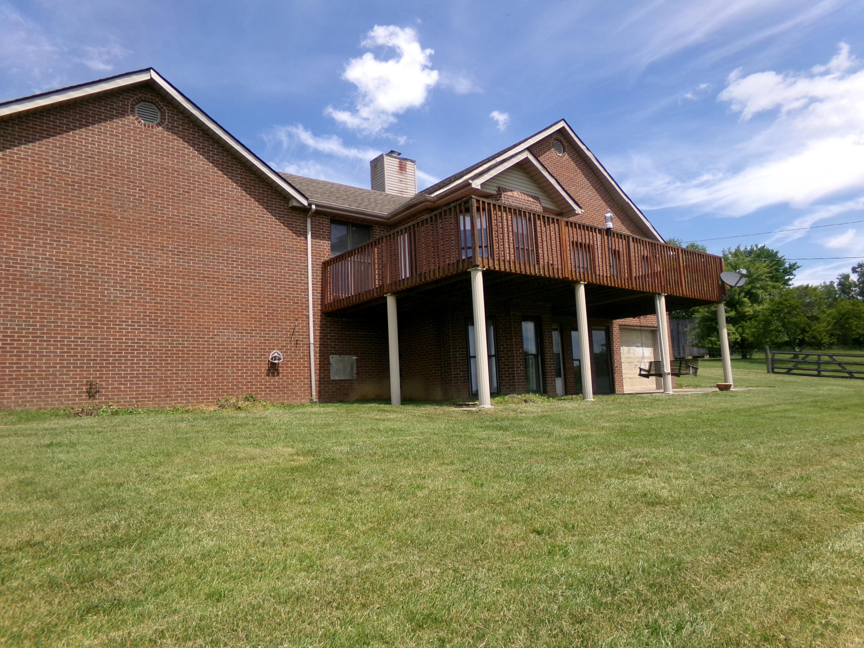 3884. Stepstone Road Property Photo 3