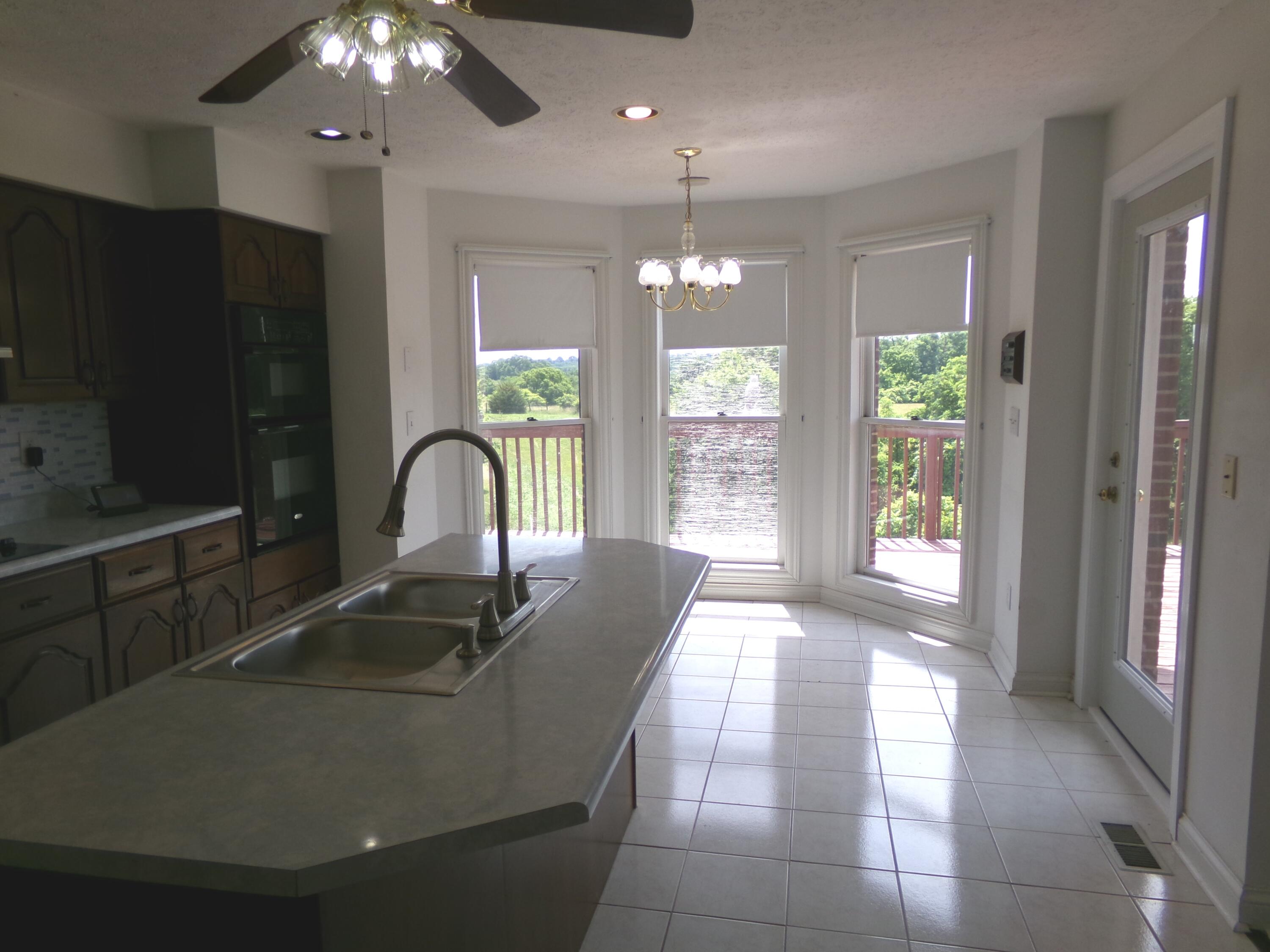 3884. Stepstone Road Property Photo 11