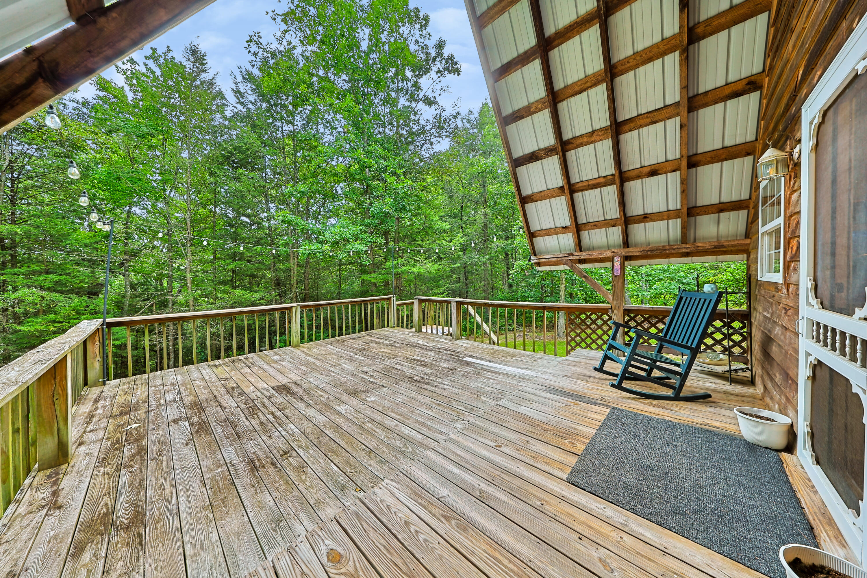 99 Phyllis Lane Property Photo 17