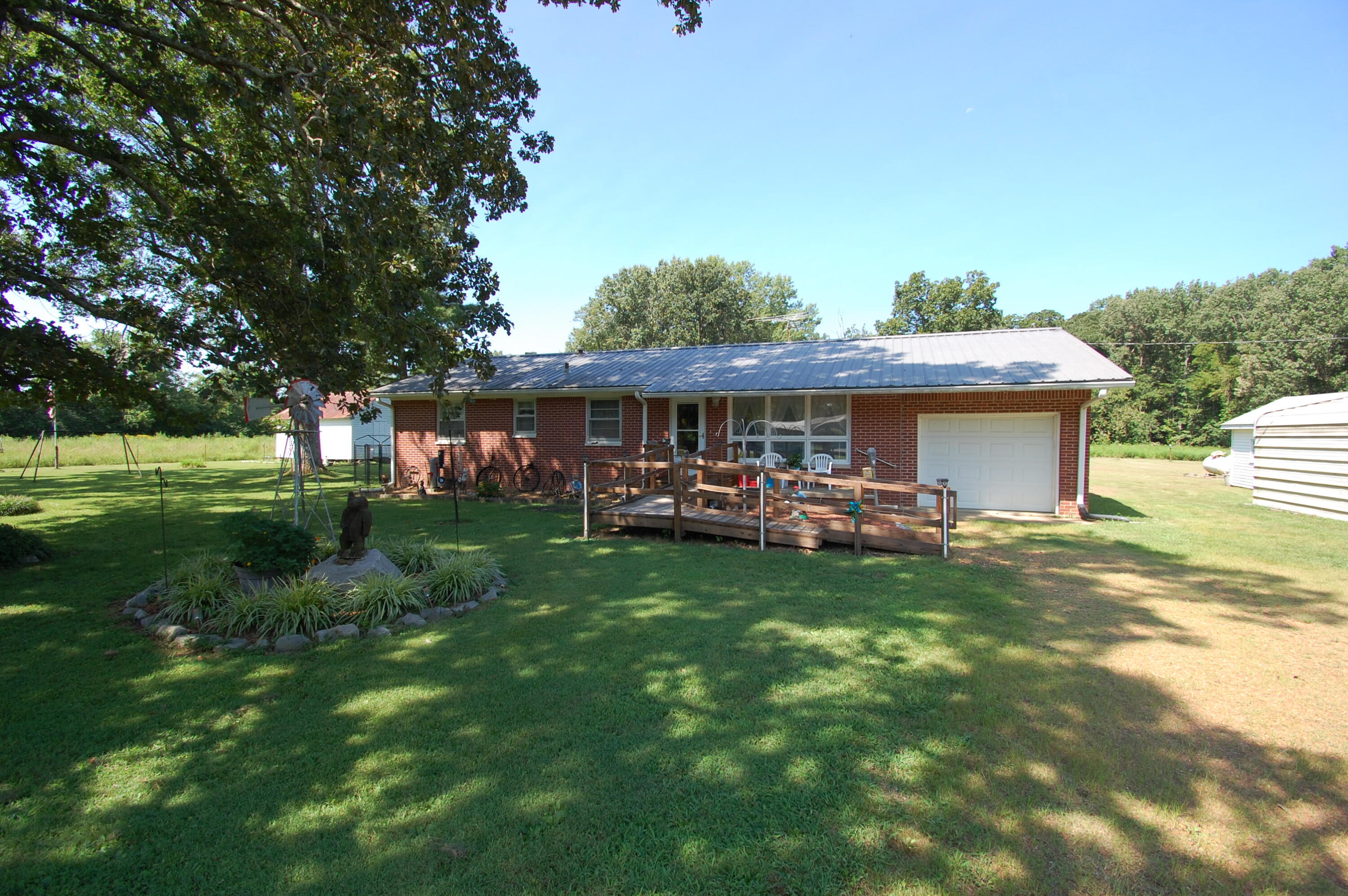 5825 Oaks Road Property Photo 1