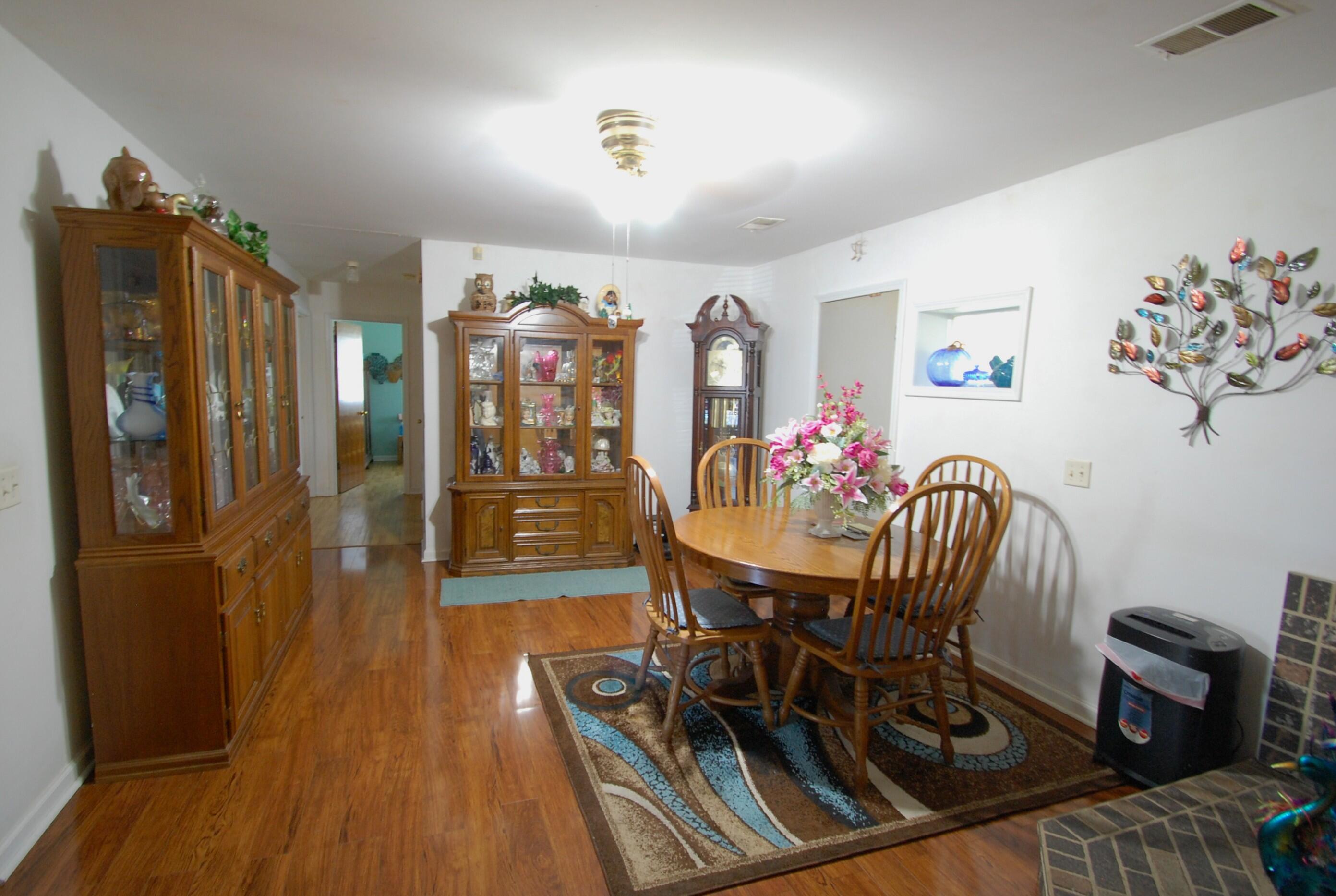 5825 Oaks Road Property Photo 8