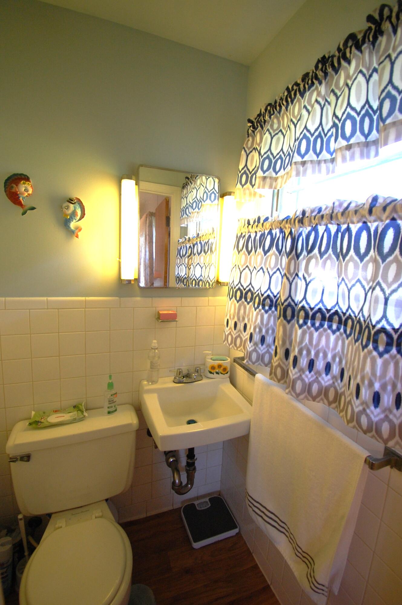 5825 Oaks Road Property Photo 12