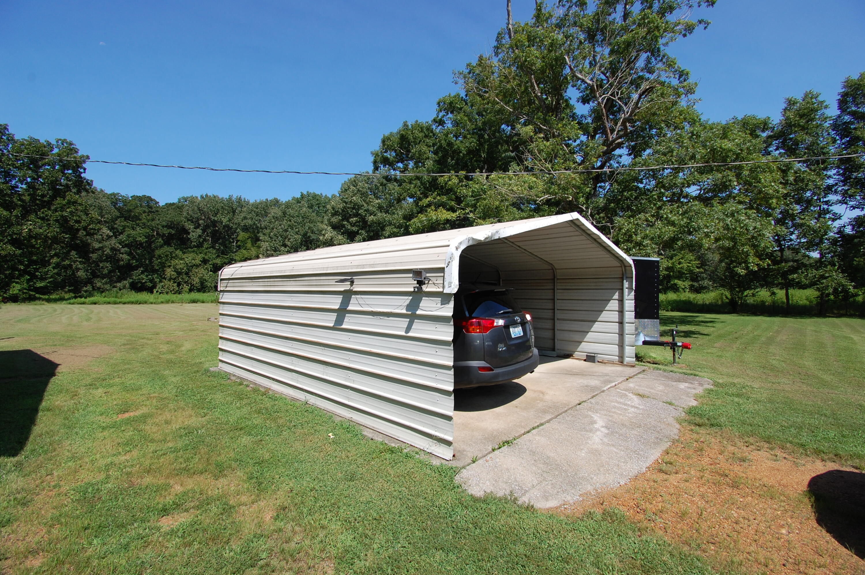 5825 Oaks Road Property Photo 14