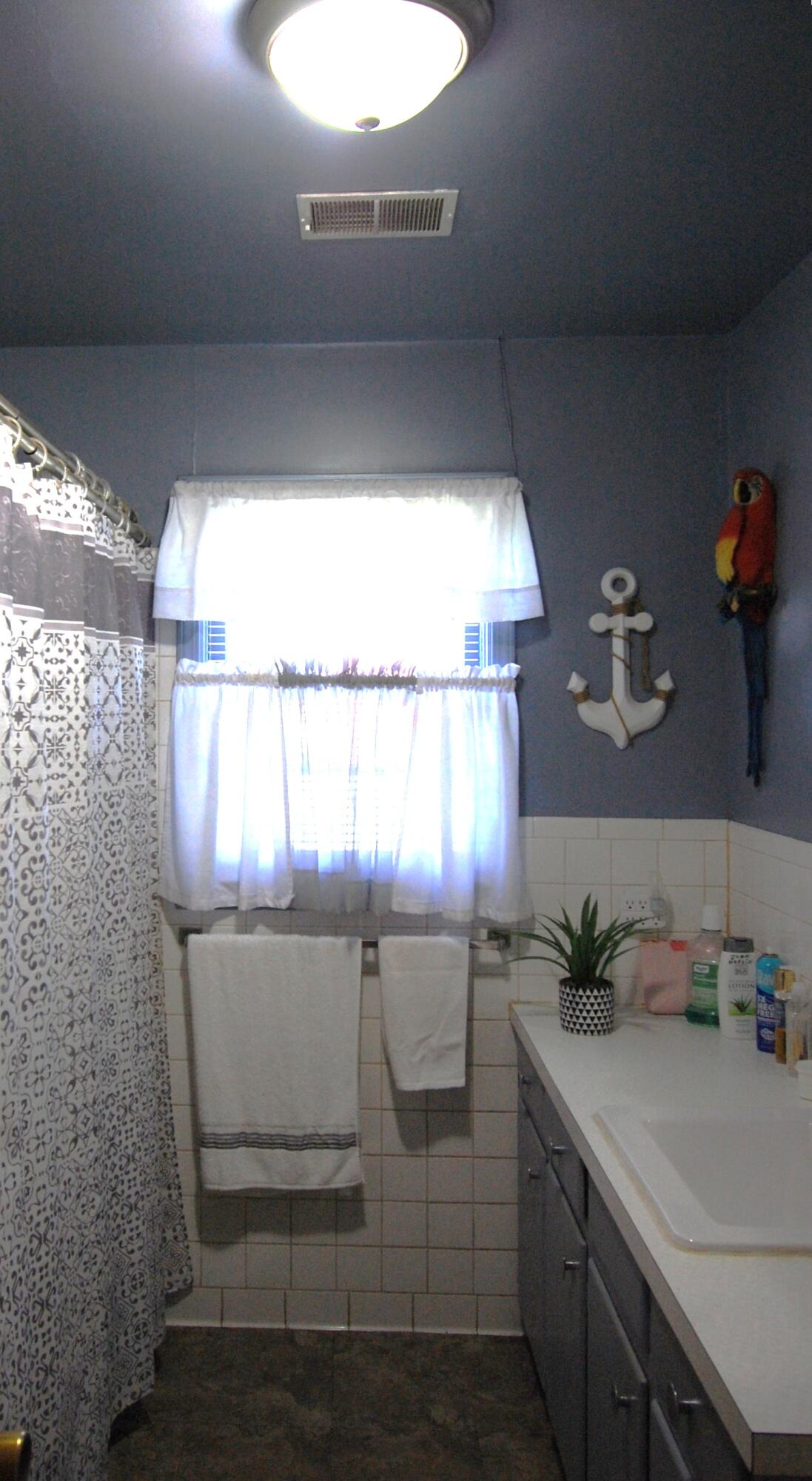 5825 Oaks Road Property Photo 15