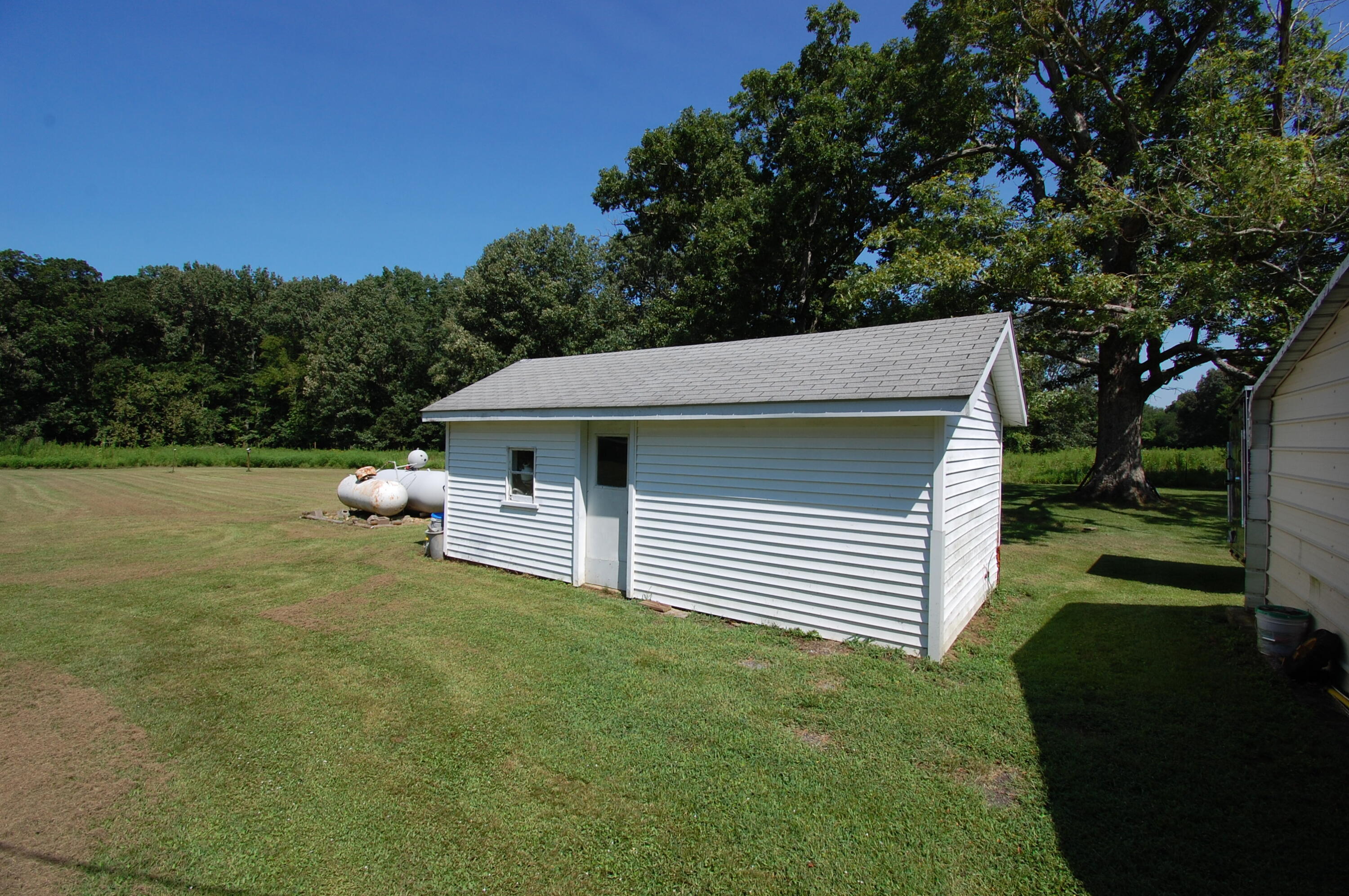5825 Oaks Road Property Photo 16