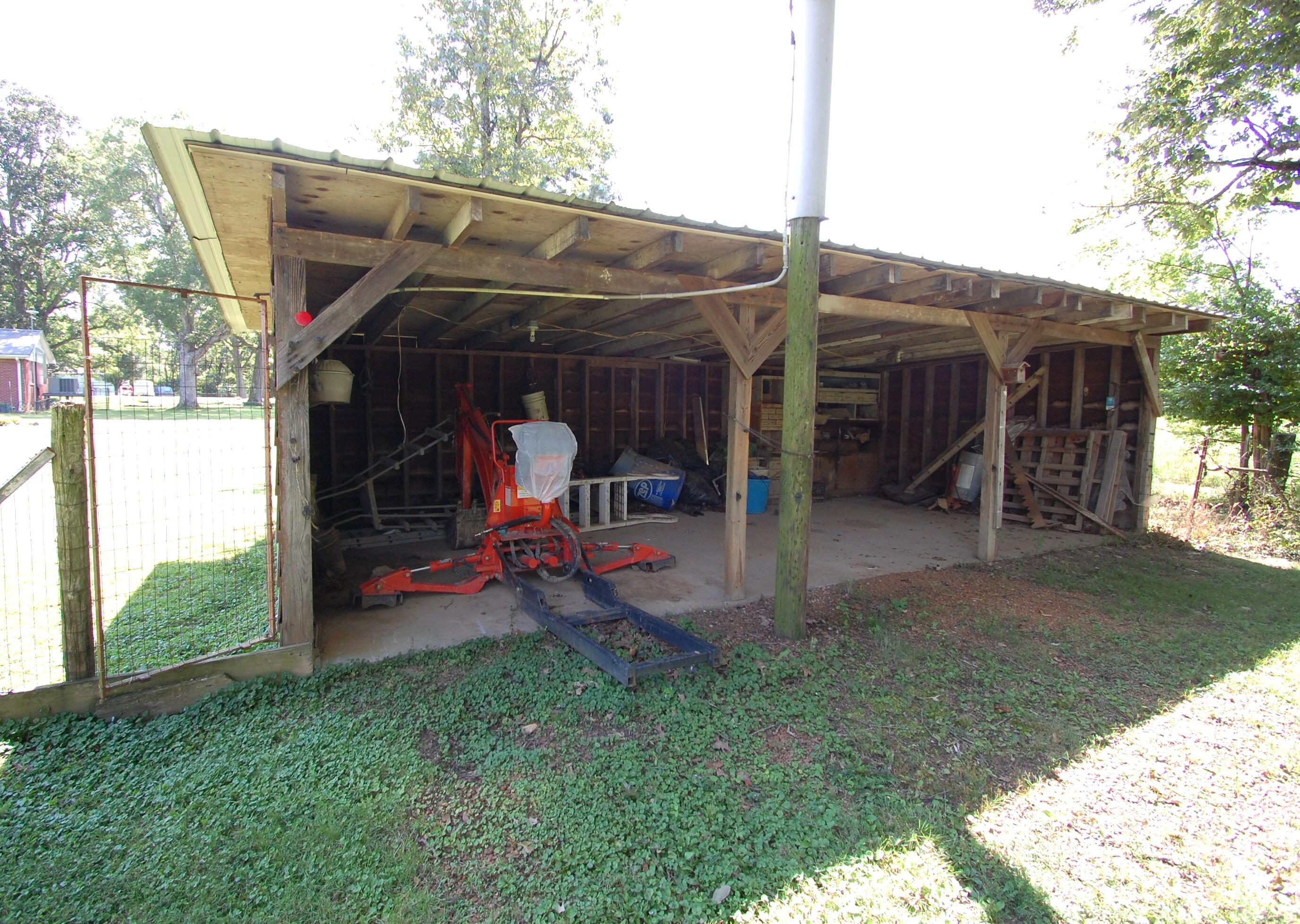 5825 Oaks Road Property Photo 23