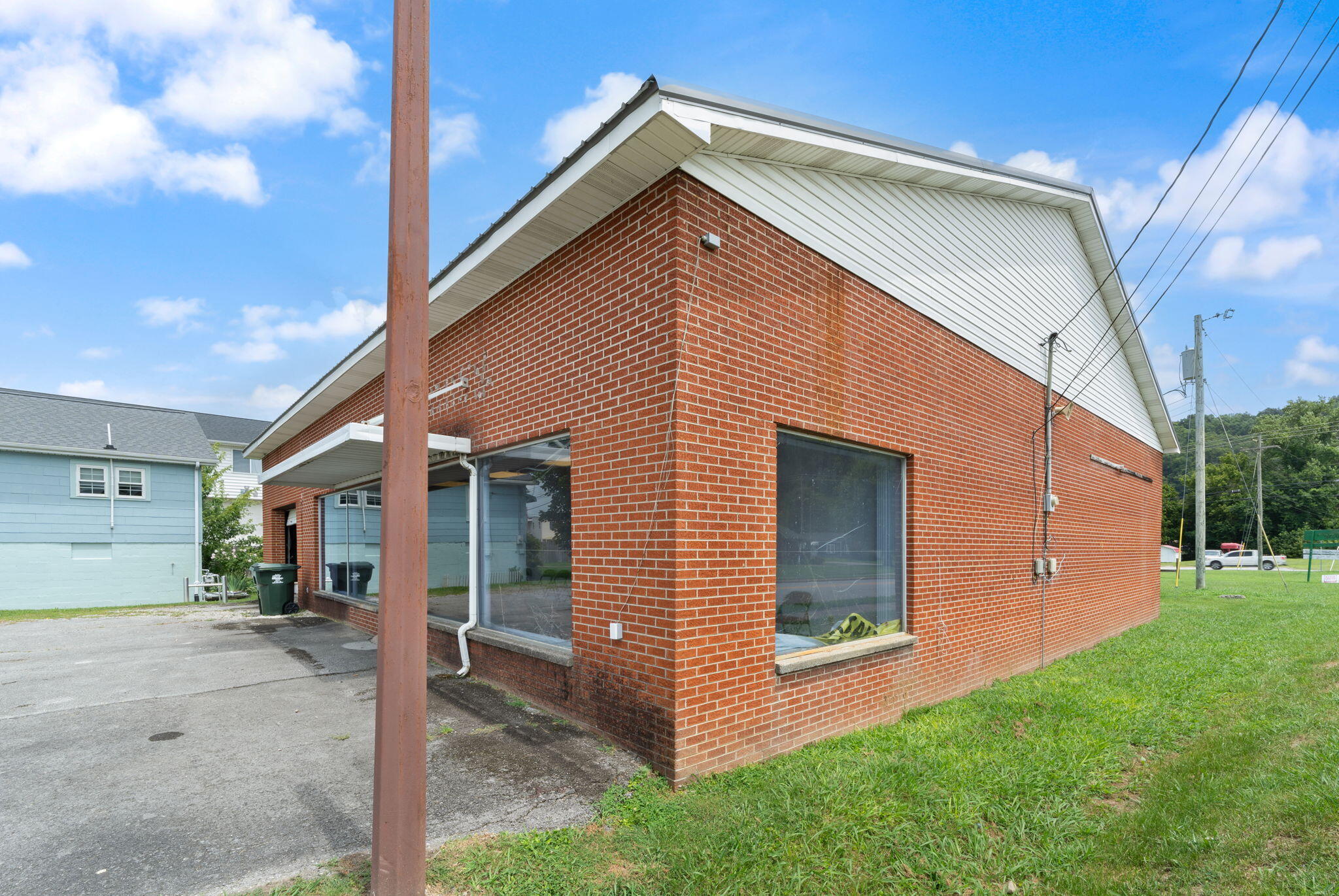 116 N Broadway Property Photo 6