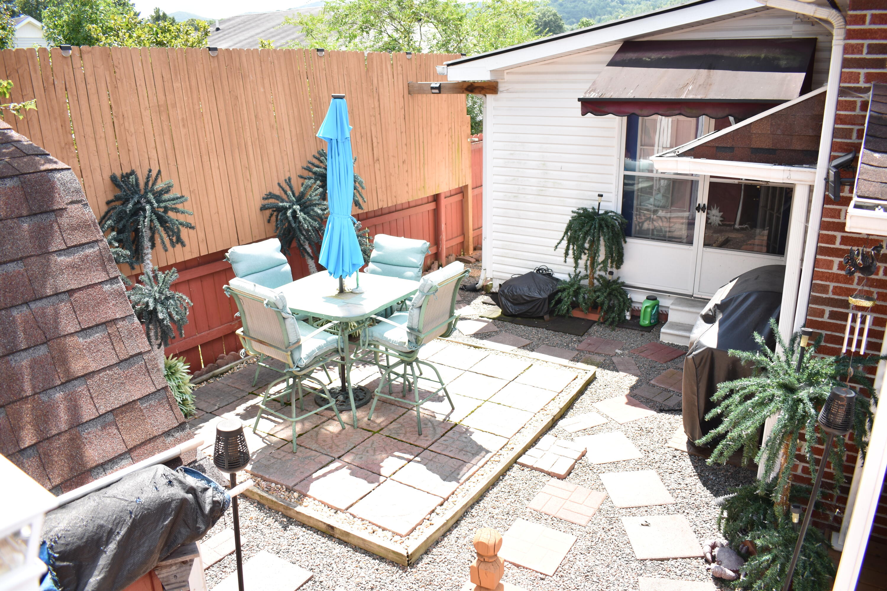 926 Doncaster Avenue Property Photo 12